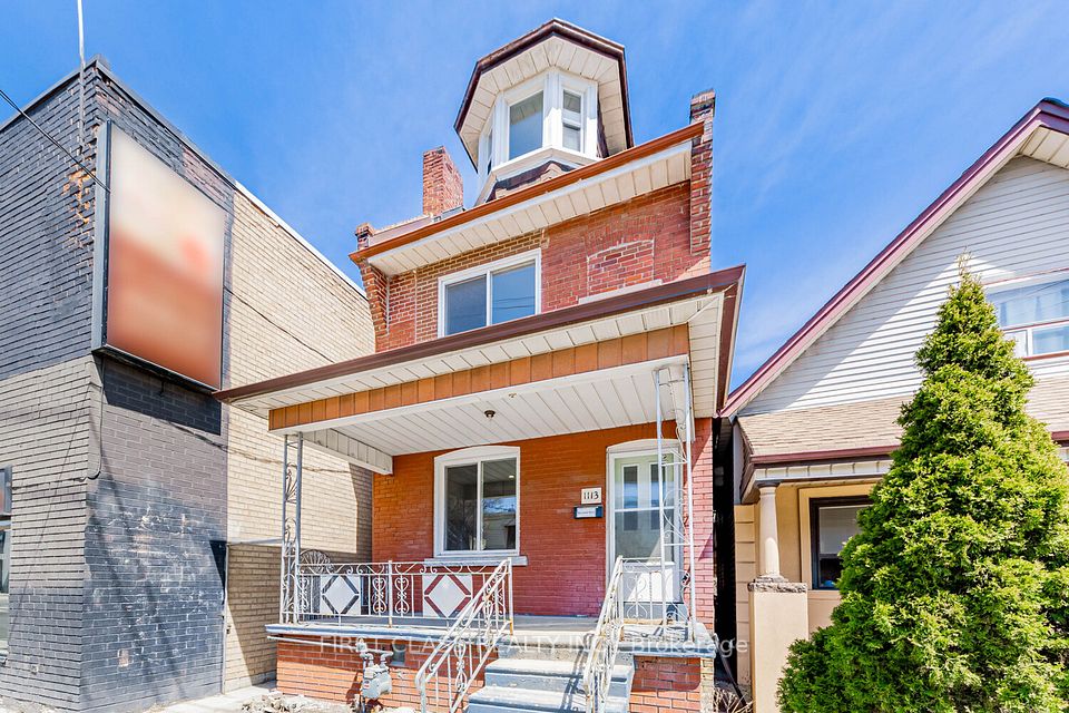 1113 Dufferin