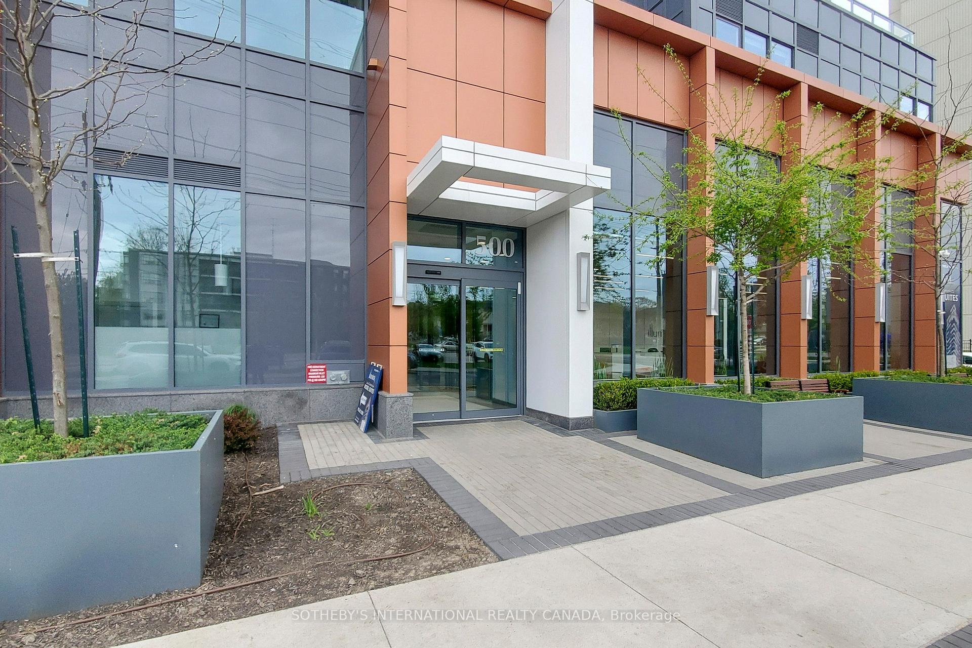 2 Bedrooms Condo at 500 Brock, Burlington For sale