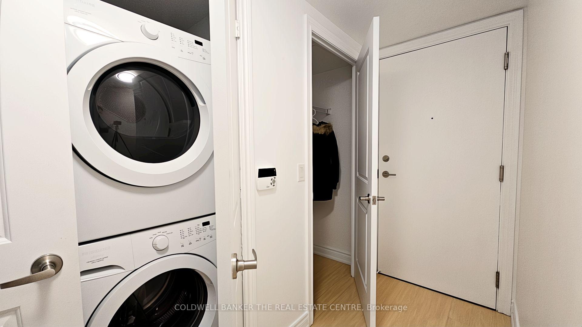 3 Bedrooms Condo at 50 Town Centre, Toronto For sale