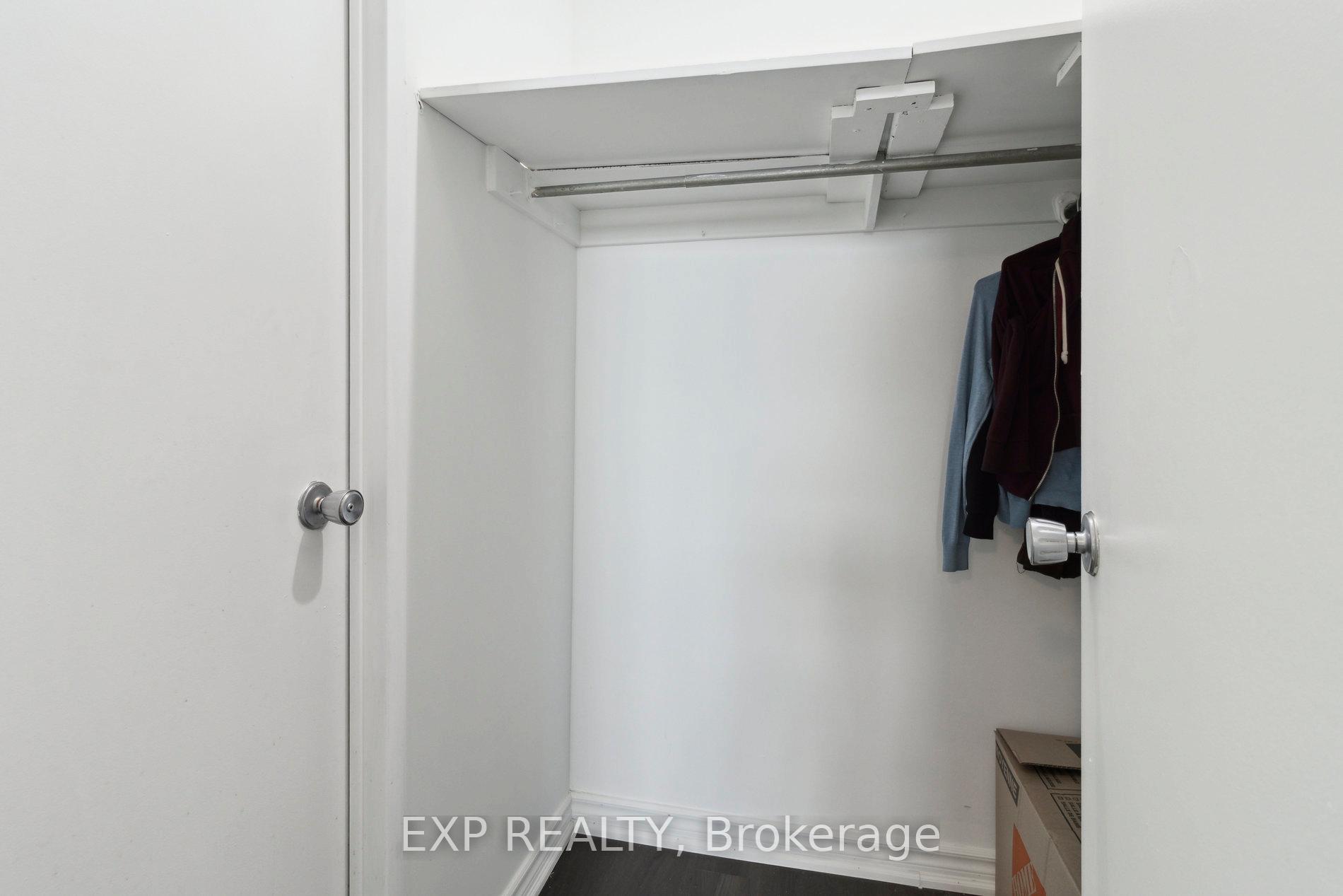 3 Bedrooms Condo at 5 Parkway Forest, Toronto For sale