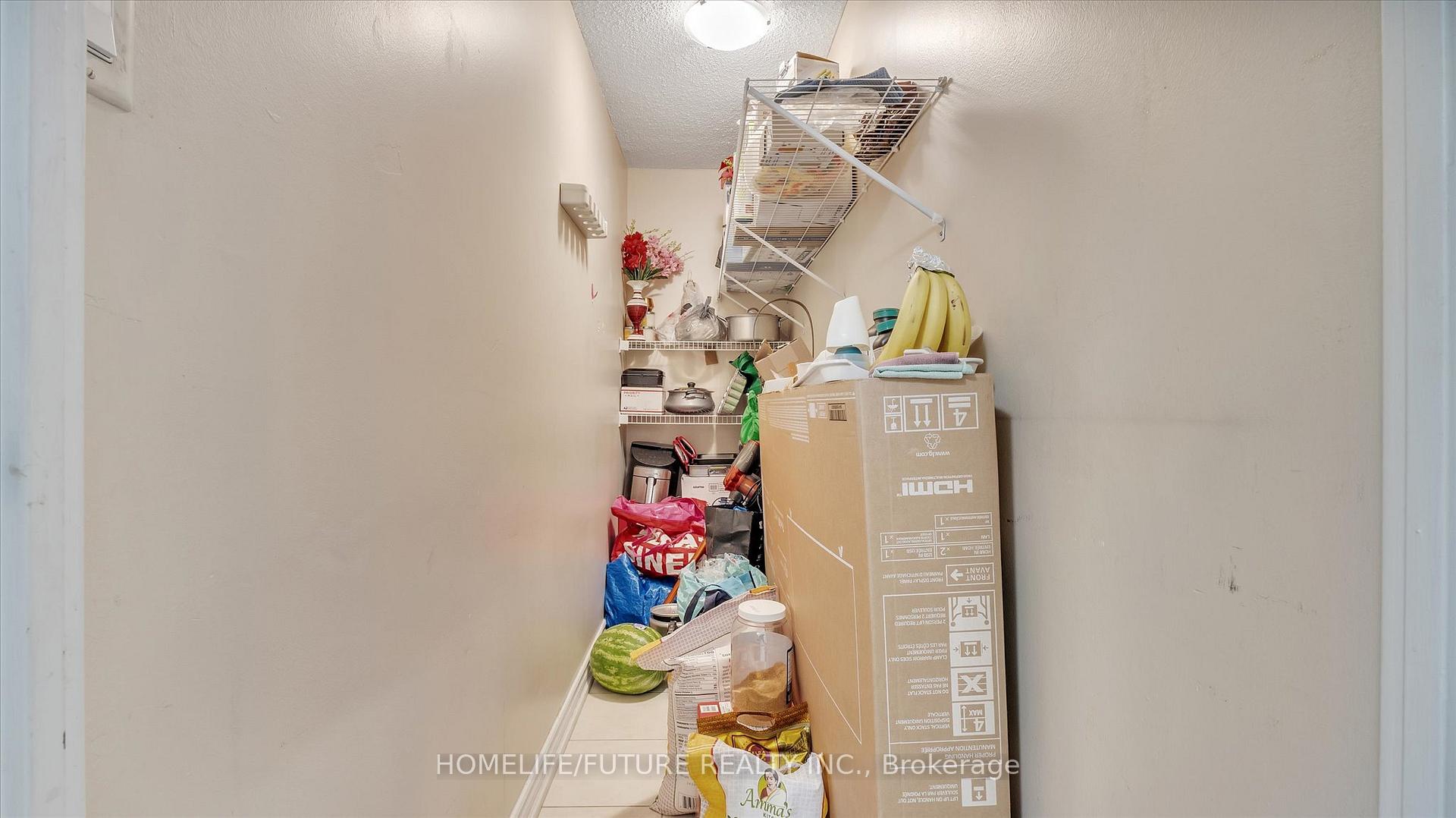 2 Bedrooms Condo at 10 Stonehill, Toronto For sale