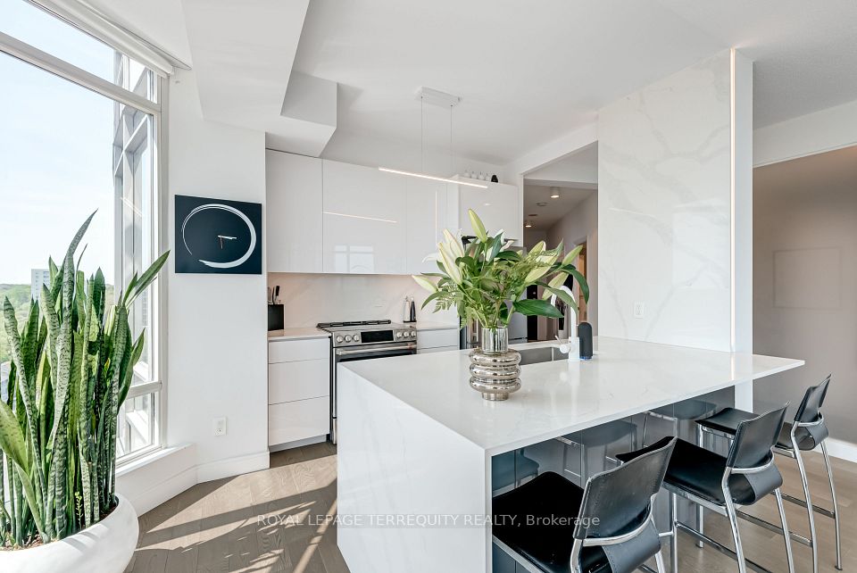 #1210 - 15 Windermere Avenue, Toronto, ON M6S 5A2