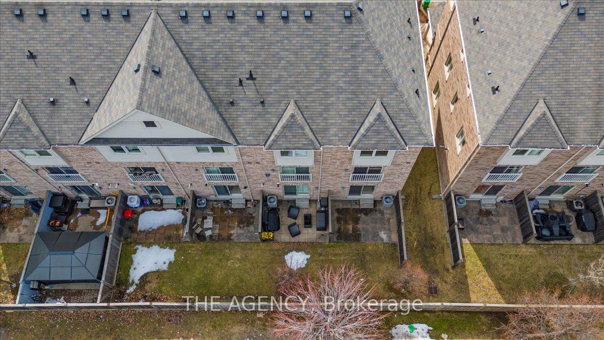 3 Bedrooms Condo at 6625 Falconer, Mississauga For sale