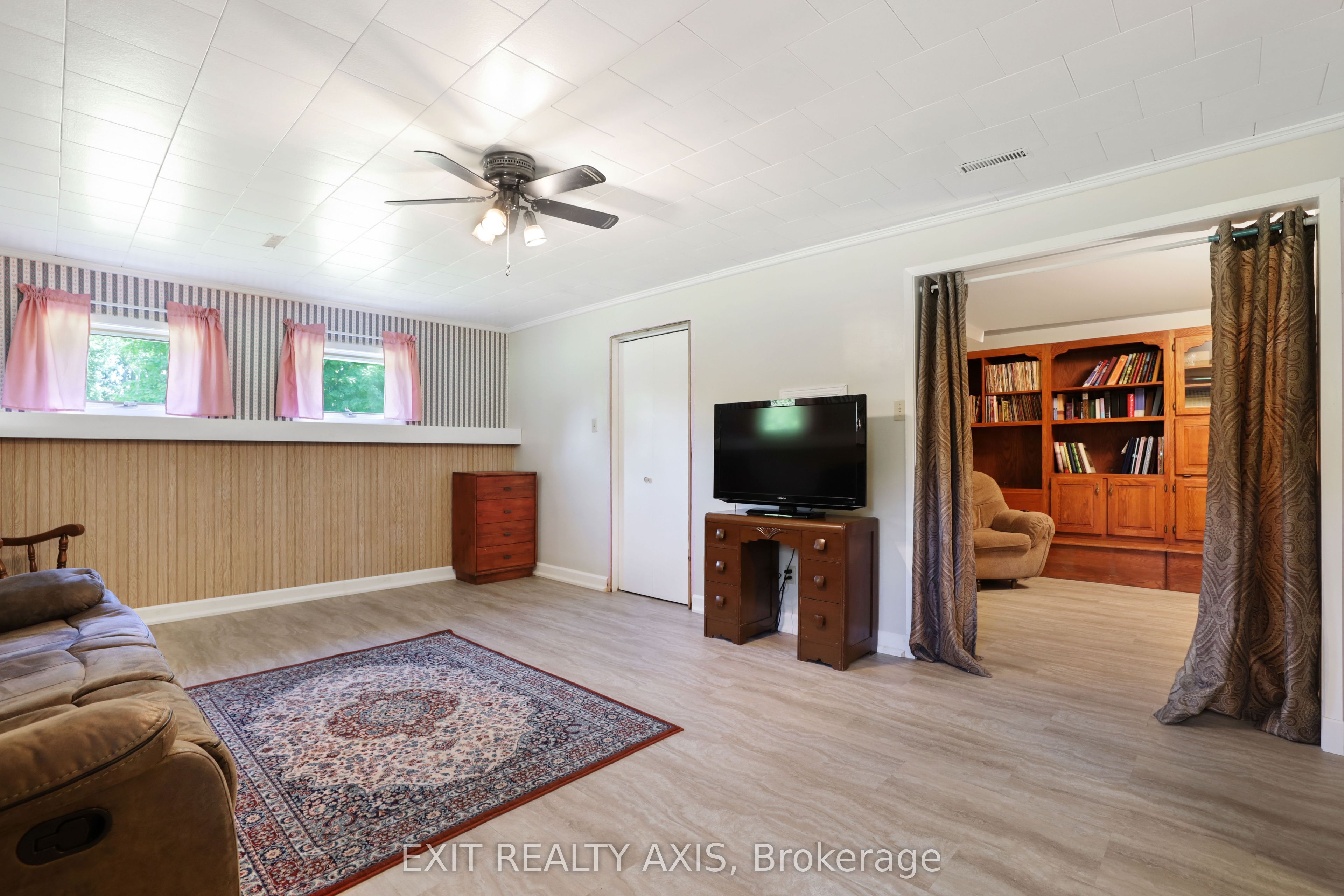 42 STRICKLAND Road