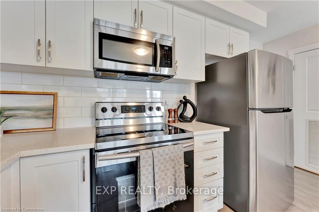 166 Rochefort Street, #E