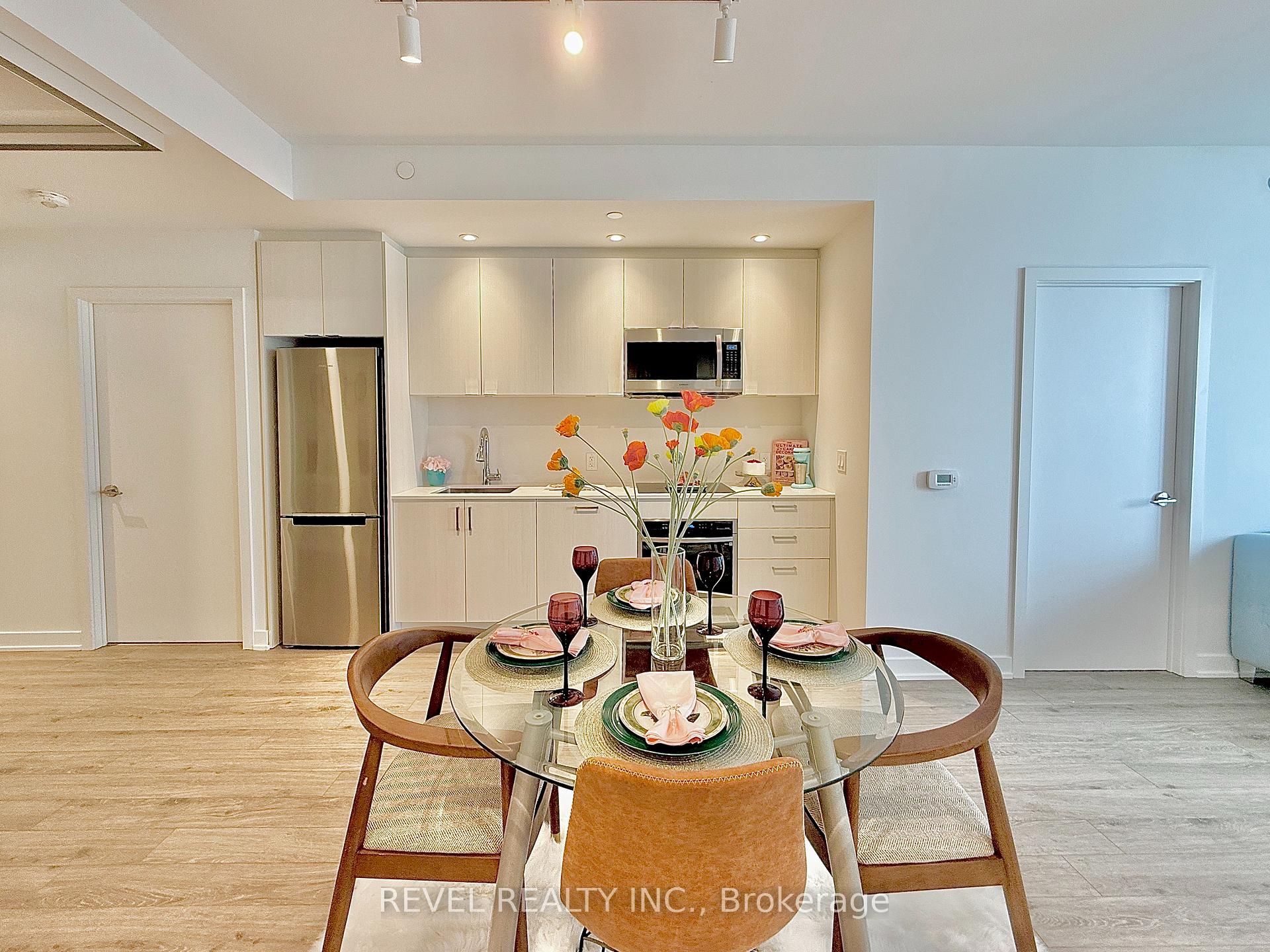 3 Bedrooms Condo at 1928 Lake Shore, Toronto For sale