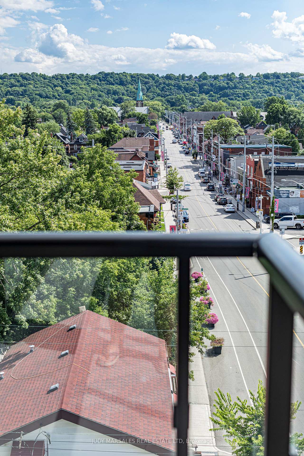 2 Bedrooms Condo at 101 Locke,  Hamilton For sale