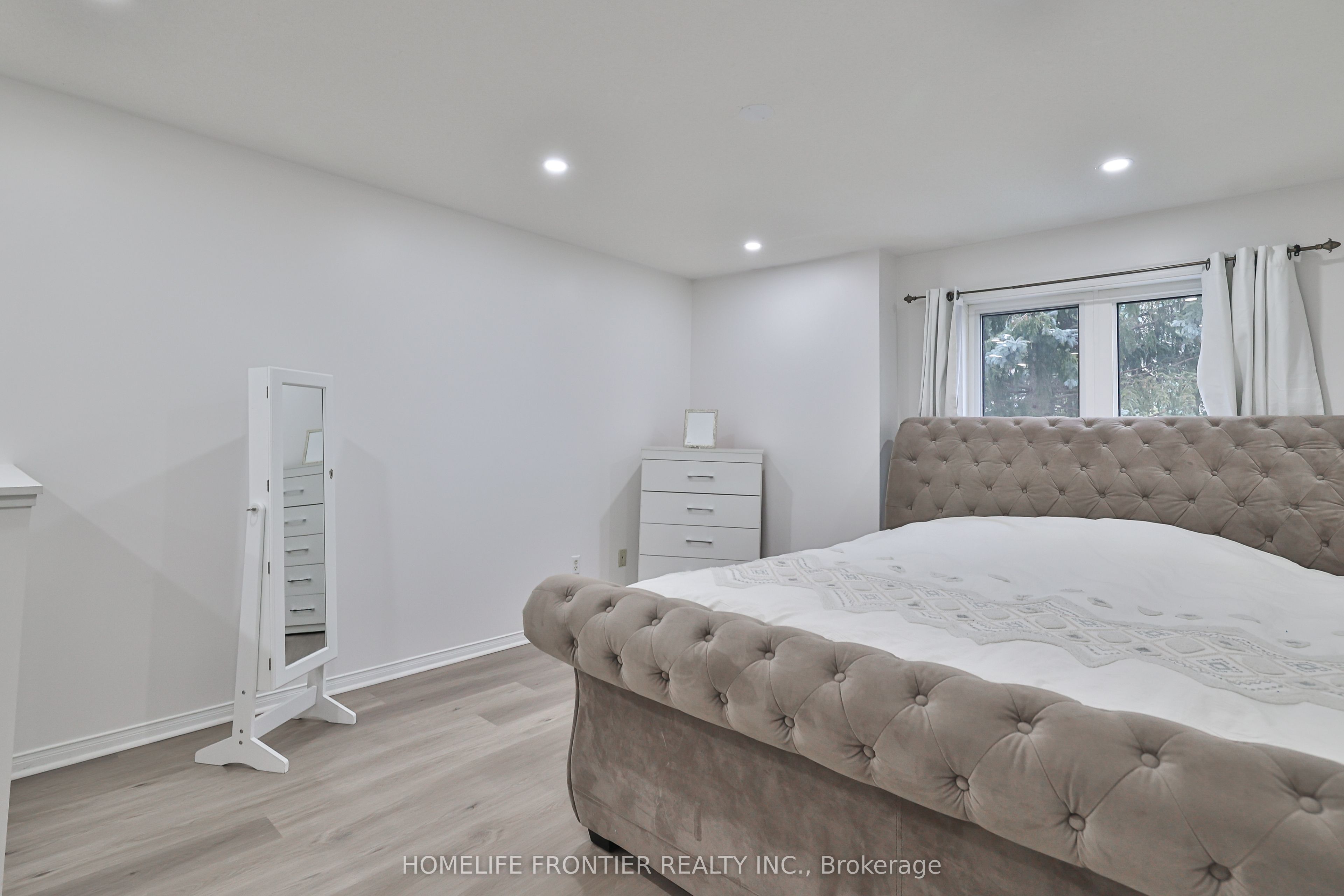 735 New Westminster Drive, #93