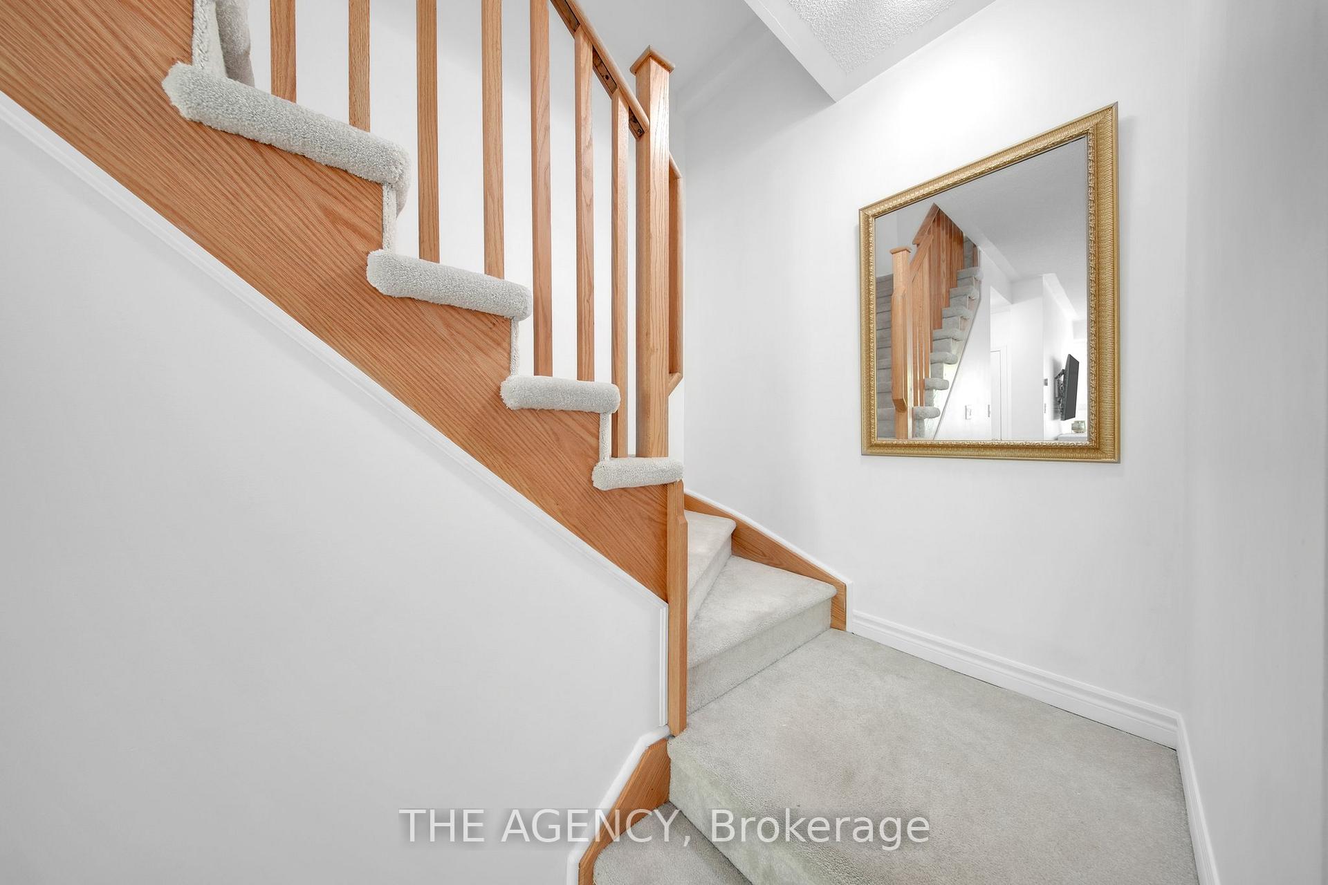 3 Bedrooms Condo at 1155 Stroud, Mississauga For sale