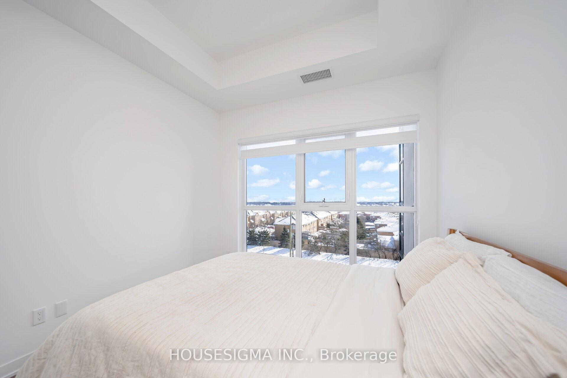 3 Bedrooms Condo at 405 Dundas, Oakville For sale
