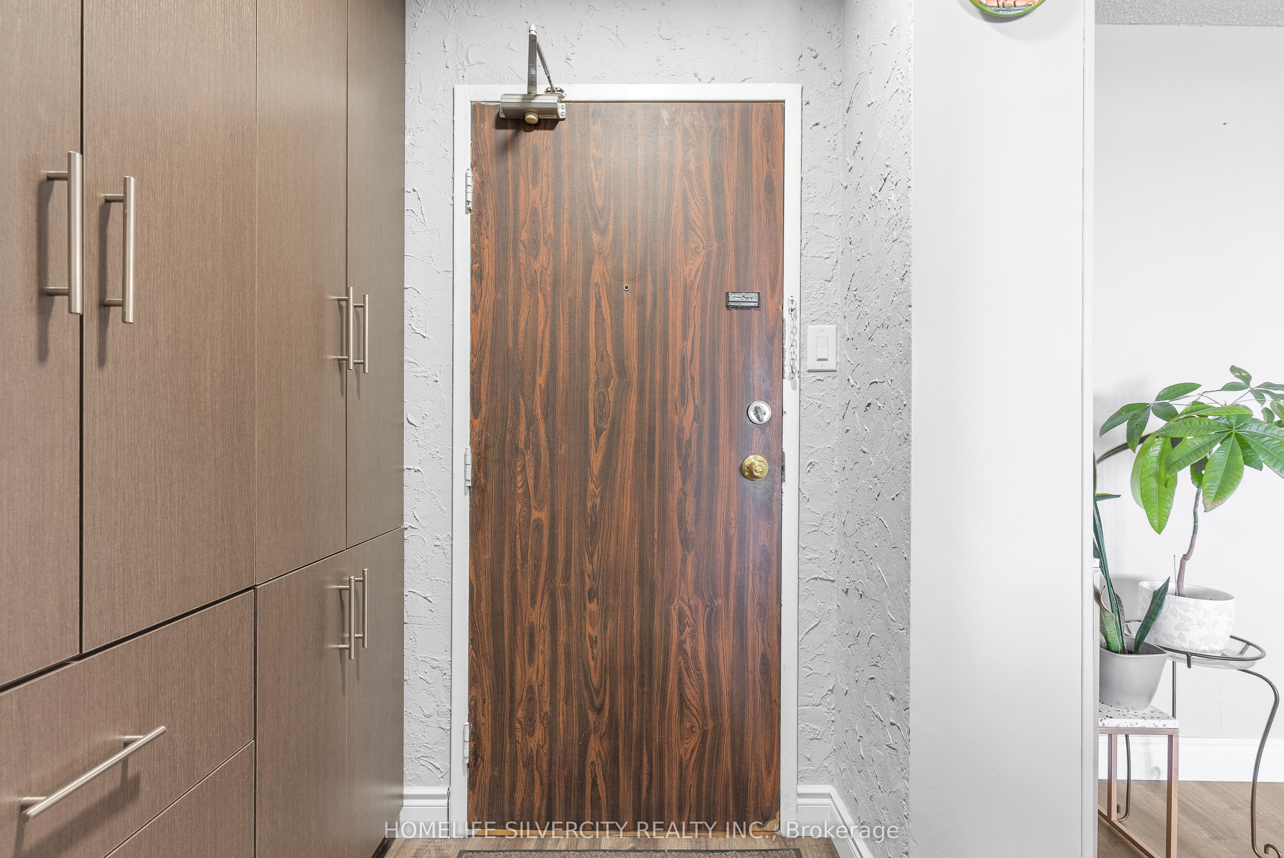 18 Knightsbridge Road, #2303
