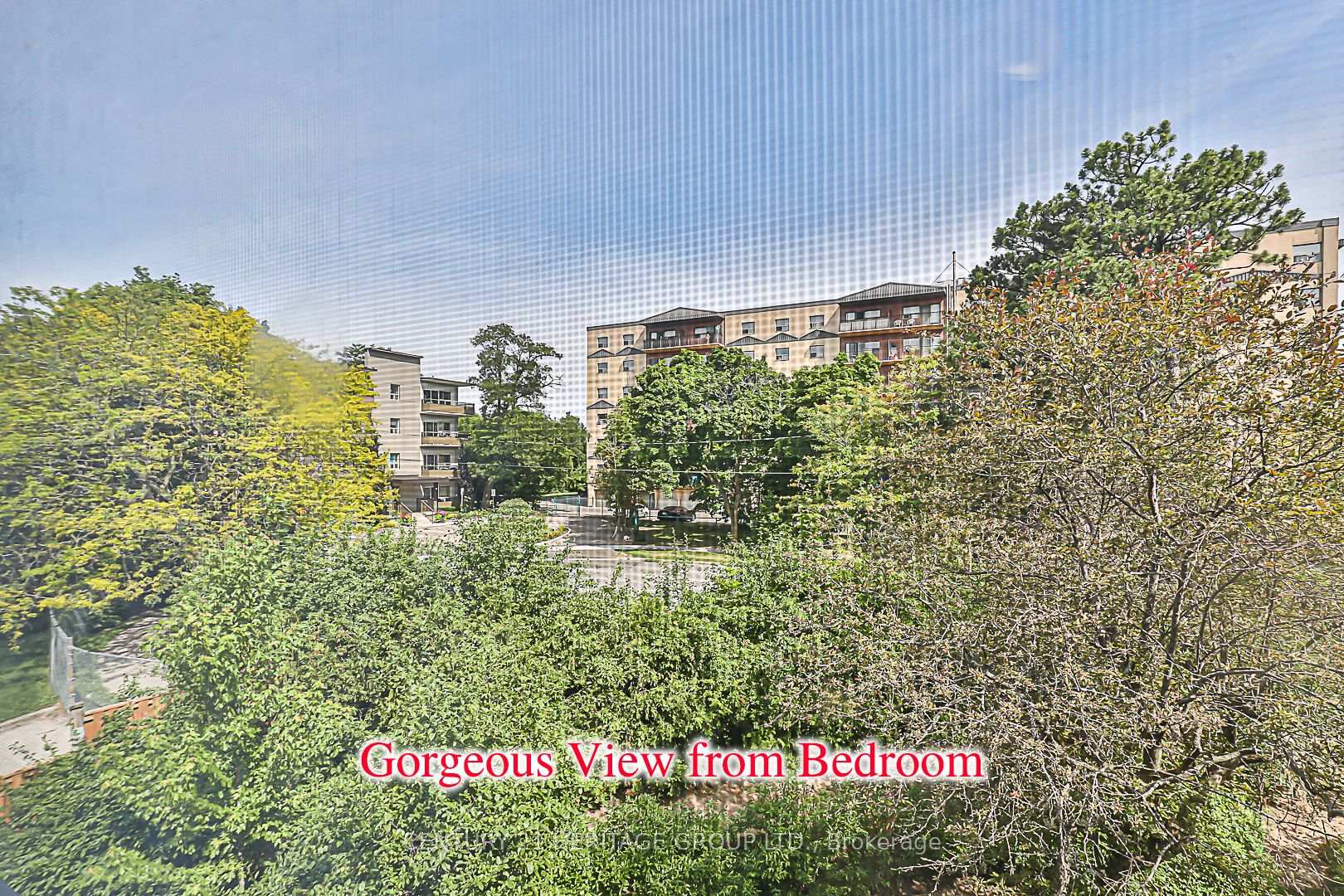 3 Bedrooms Condo at 4 Vale Carse,  Toronto For sale