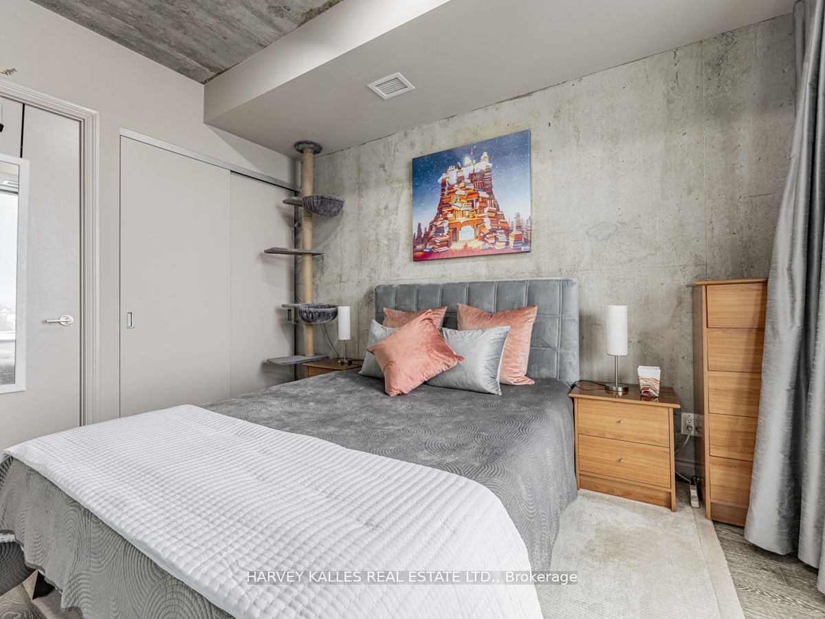 608 Richmond Street W 816