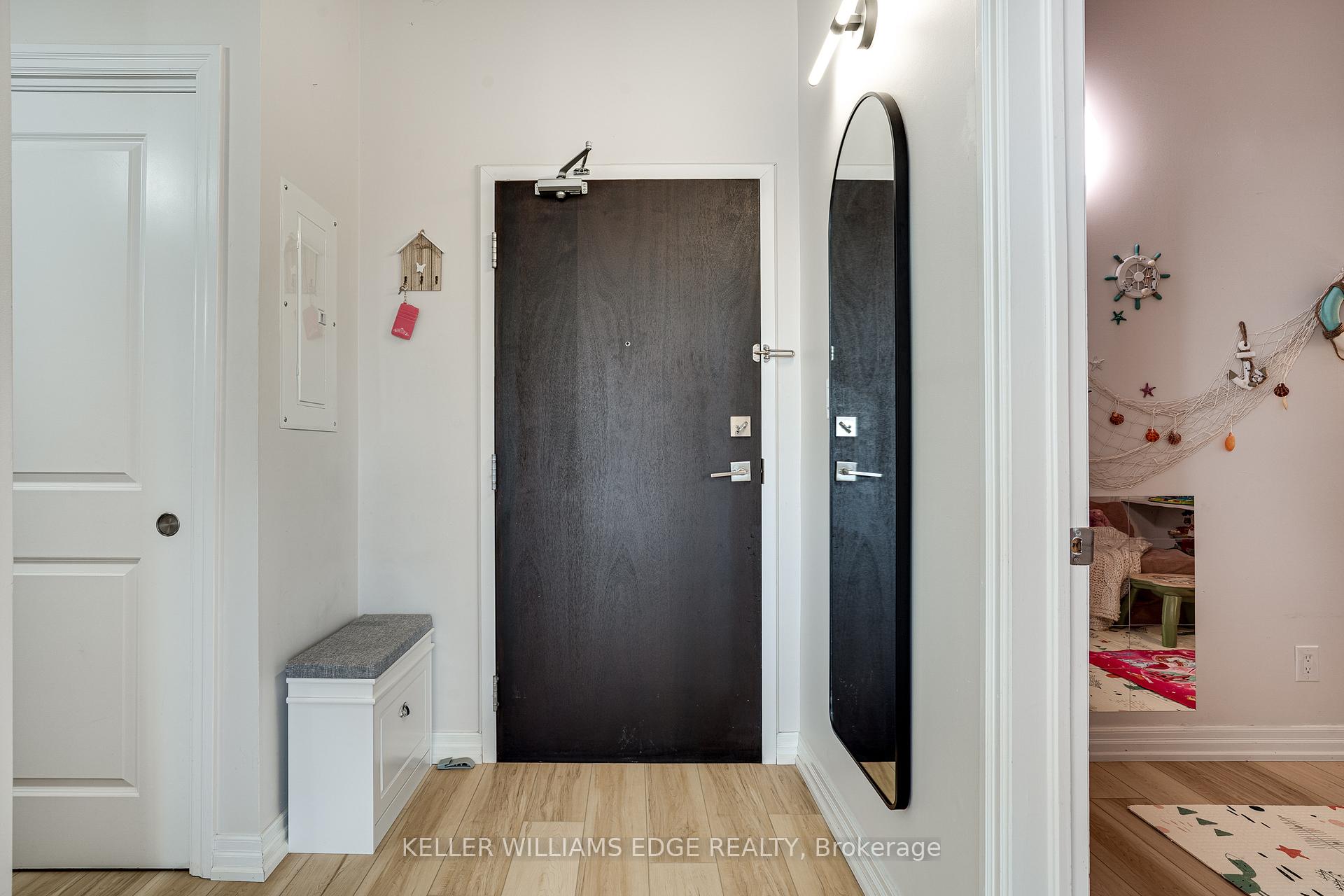 2 Bedrooms Condo at 170 Rockhaven,  Hamilton For sale