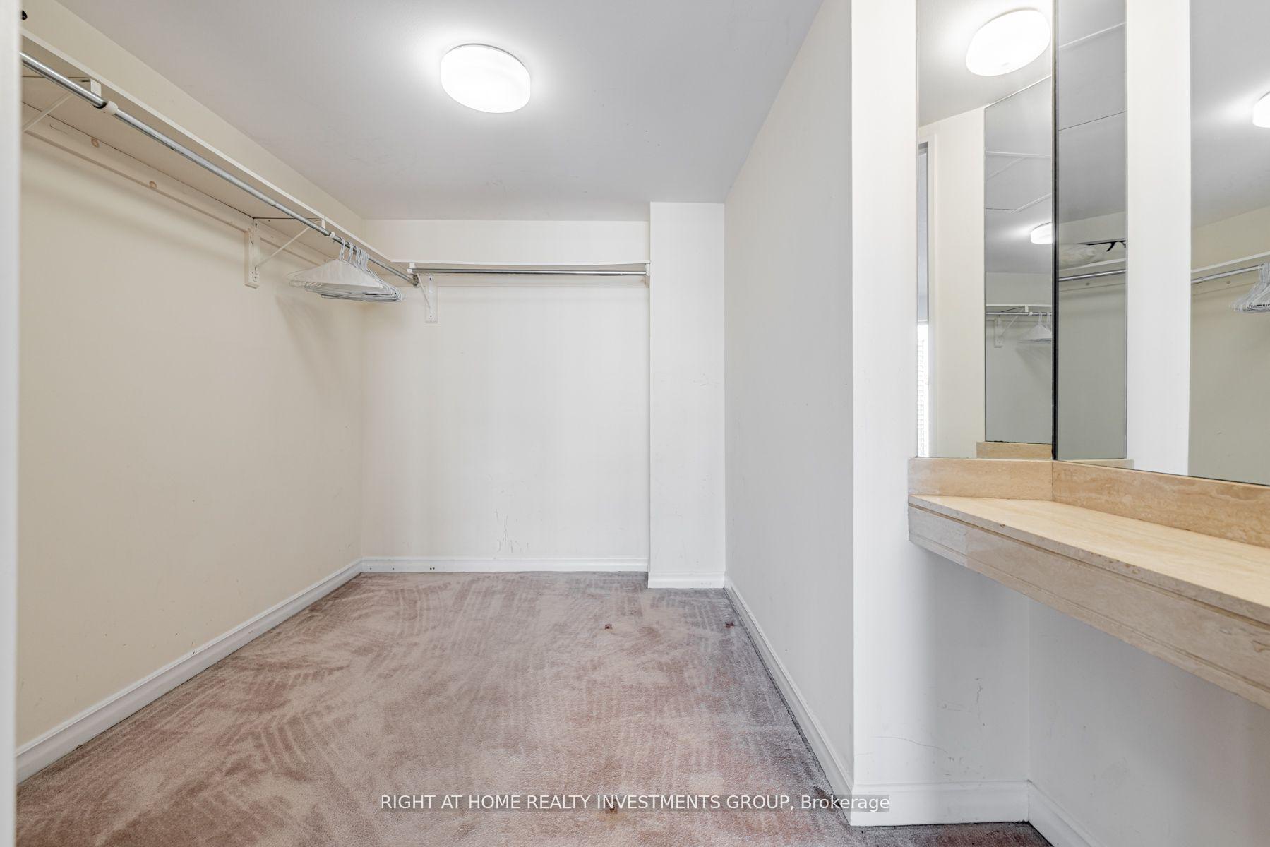 3 Bedrooms Condo at 65 Harbour,  Toronto For sale