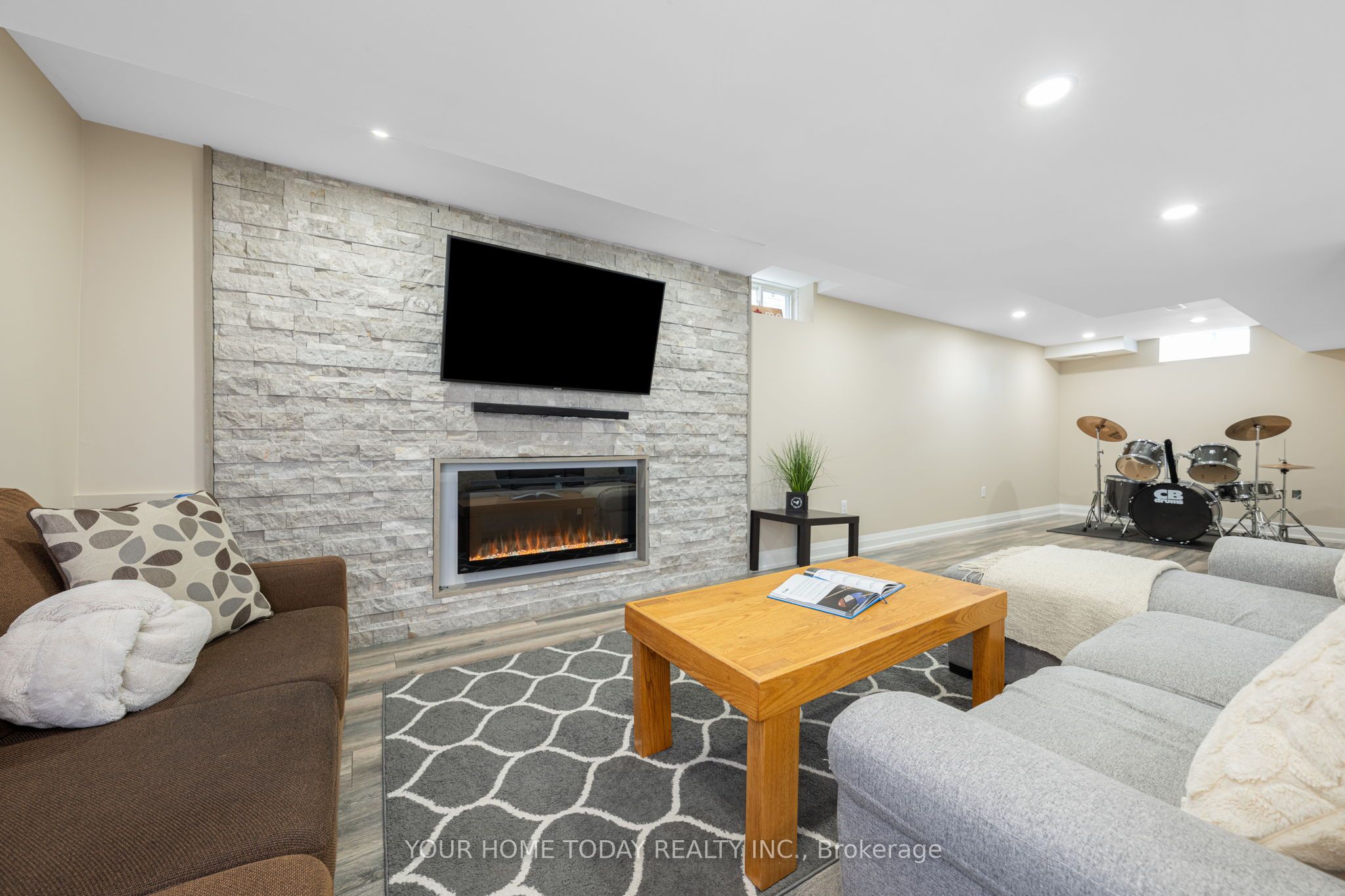 17 Chetholme Place
