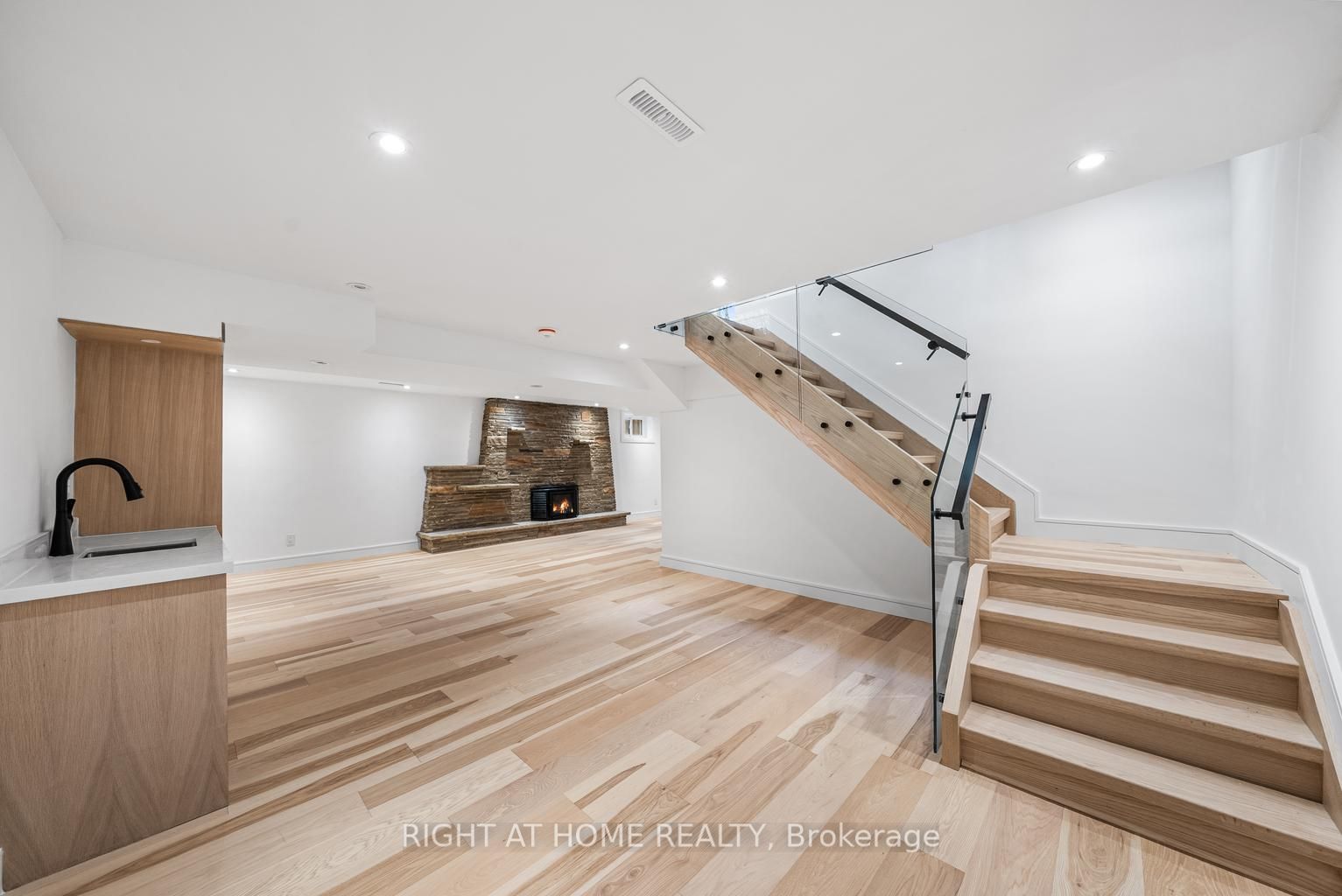 93 Pemberton Road