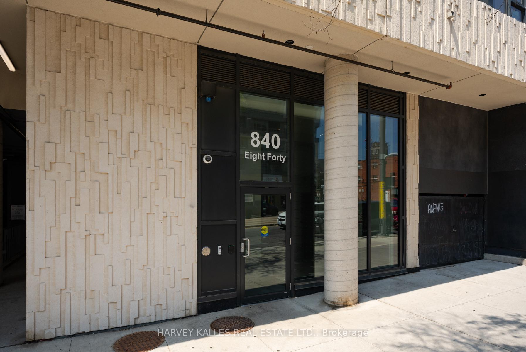 840 St Clair Avenue W 708