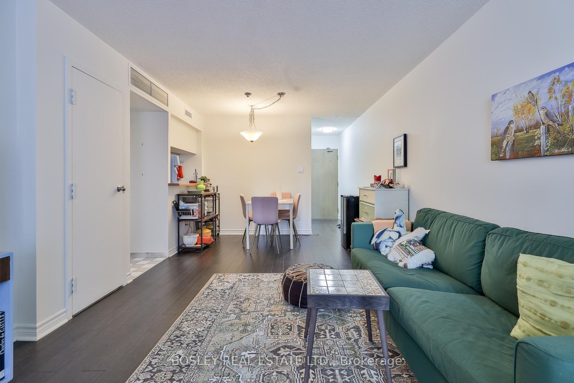 2 Bedrooms Condo at 1001 Bay, Toronto For sale