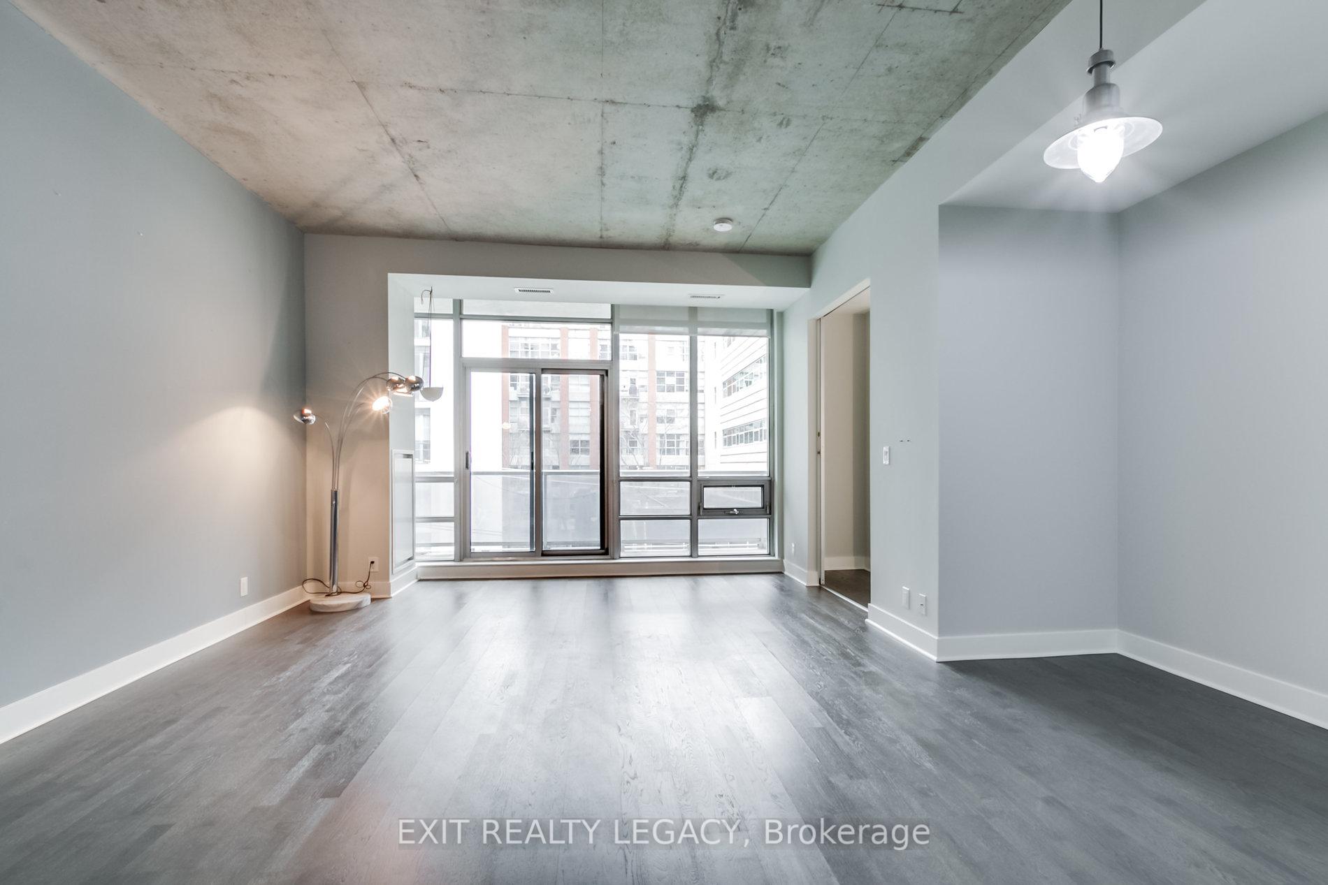 1 Bedroom Condo at 399 Adelaide,  Toronto For sale