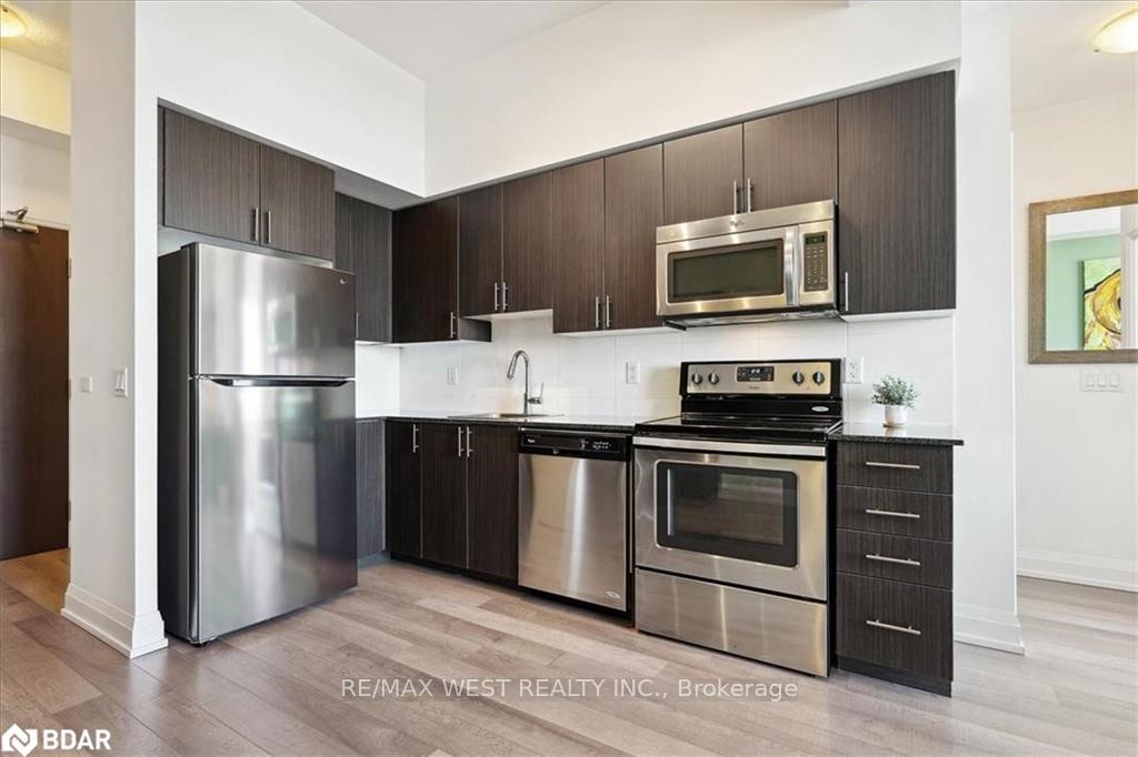 1 Bedroom Condo at 7900 Bathurst, Vaughan For sale
