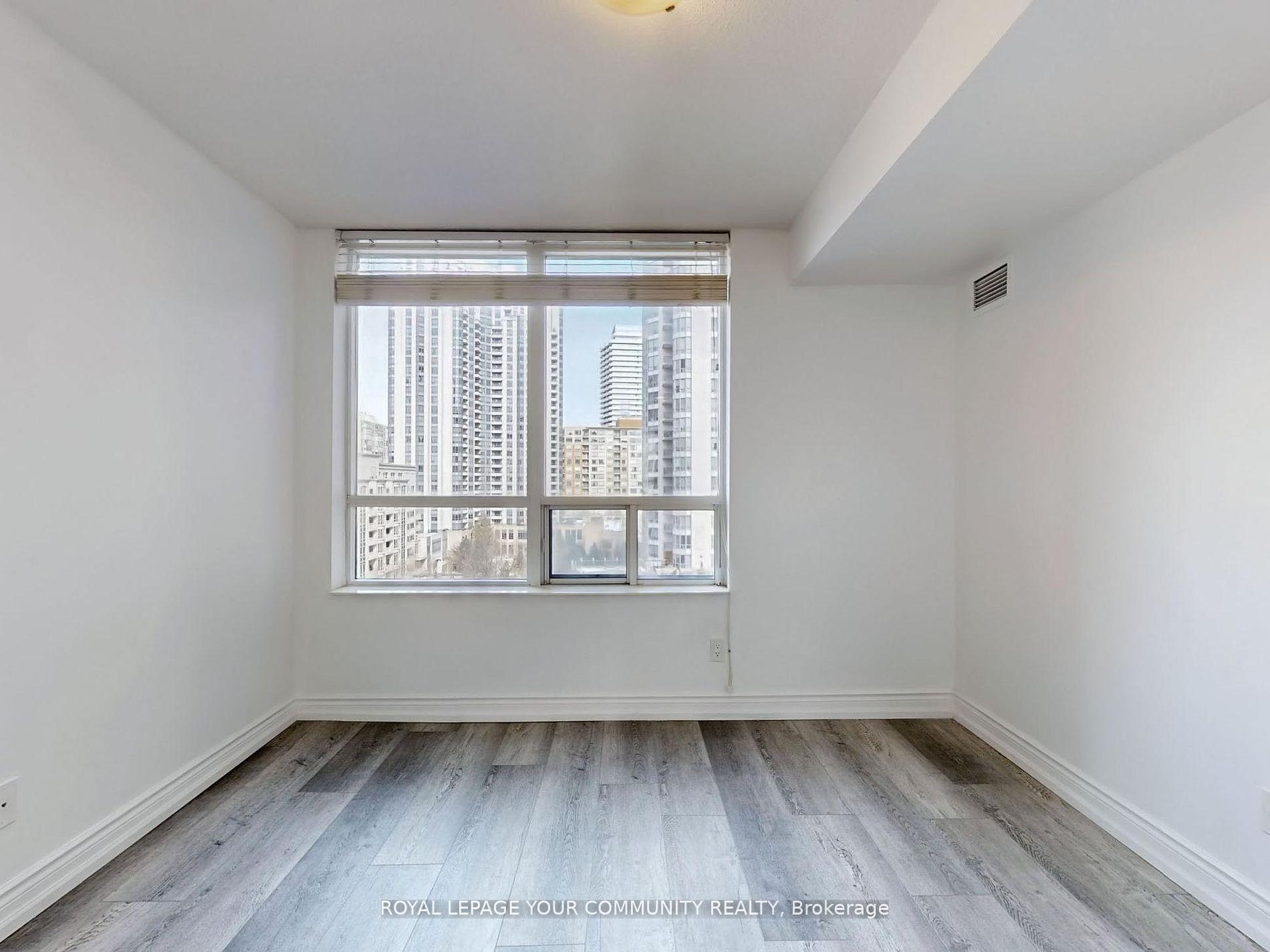 2 Bedrooms Condo at 15 Northtown,  Toronto For sale