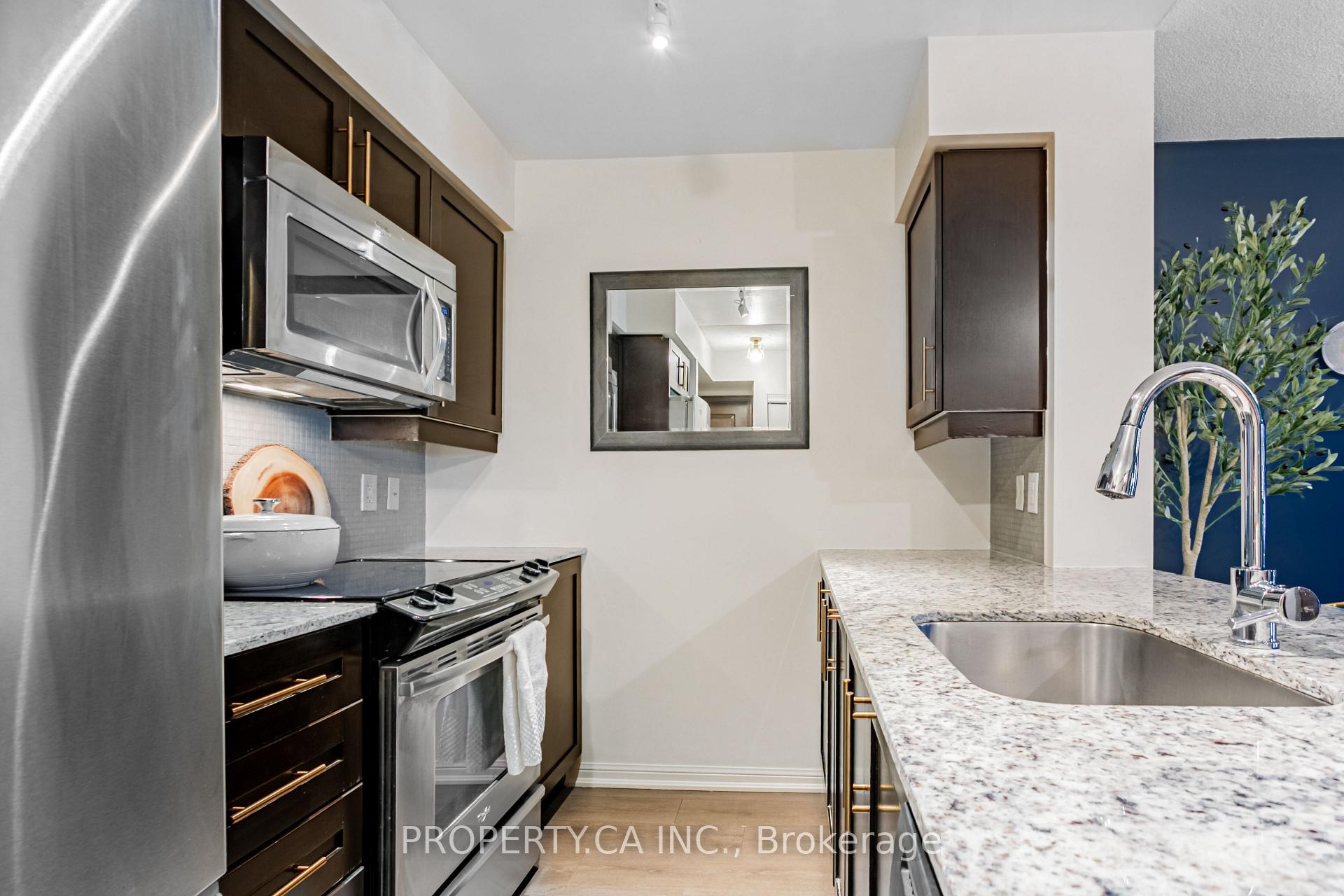 2 Bedrooms Condo at 35 Bastion, Toronto For sale