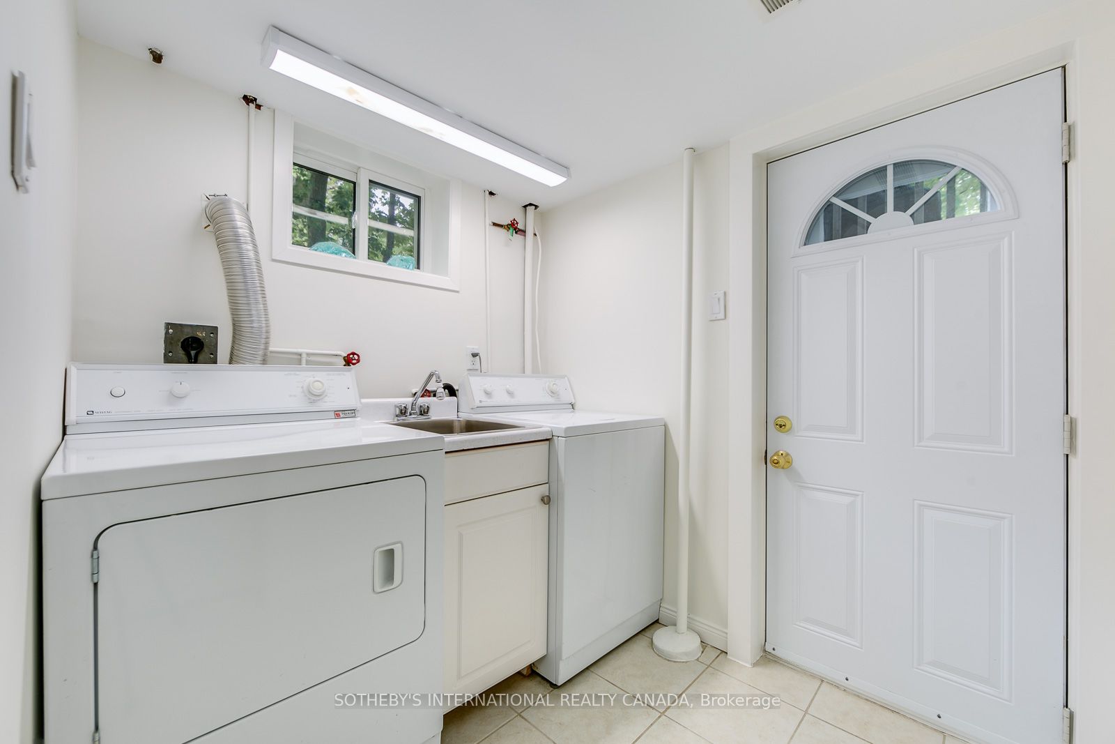 5 Springbank Avenue