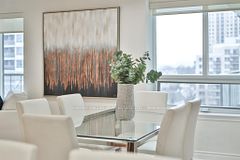12 Rean Drive 811
