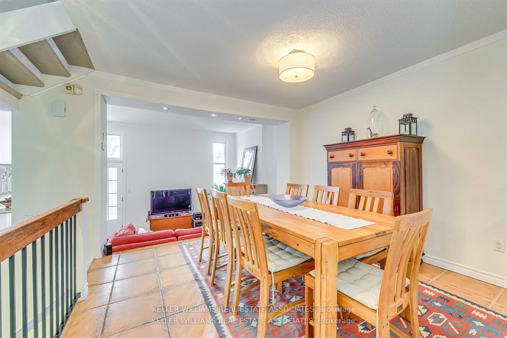 4 Bedrooms Condo at 24 Reid, Mississauga For sale