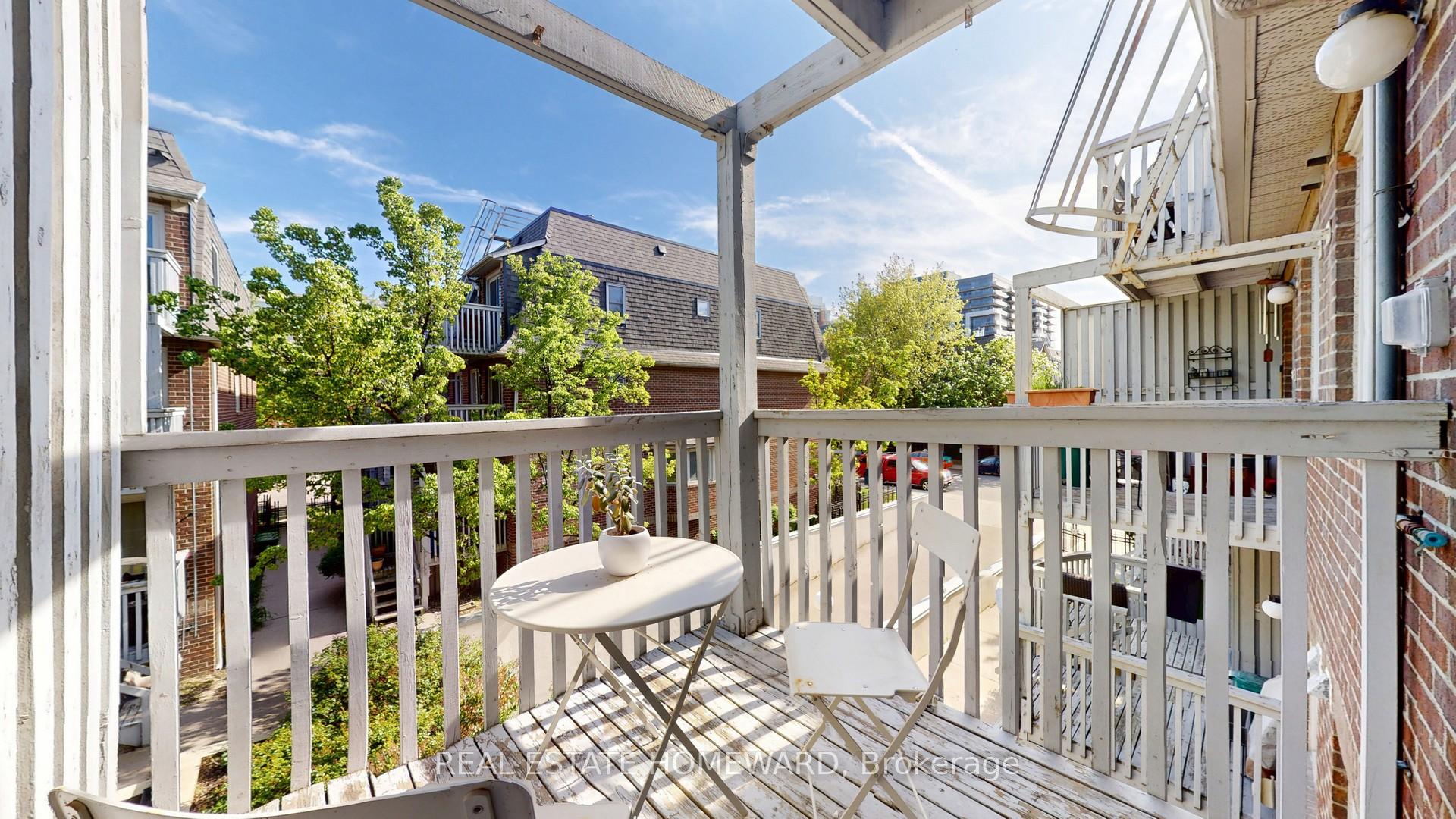 2 Bedrooms Condo at 895 Adelaide, Toronto For sale