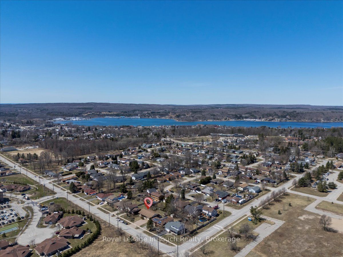 93 Edward Street, Penetanguishene, ON L9M 1J3