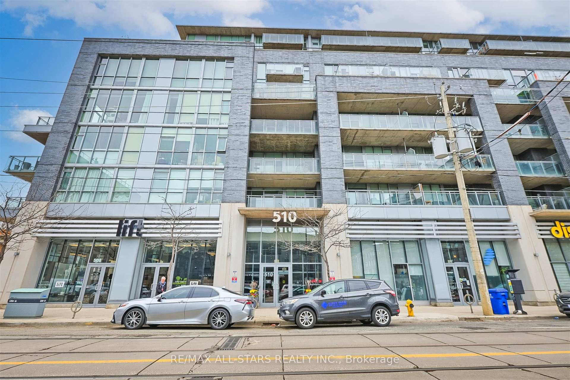 2 Bedrooms Condo at 510 King, Toronto For sale