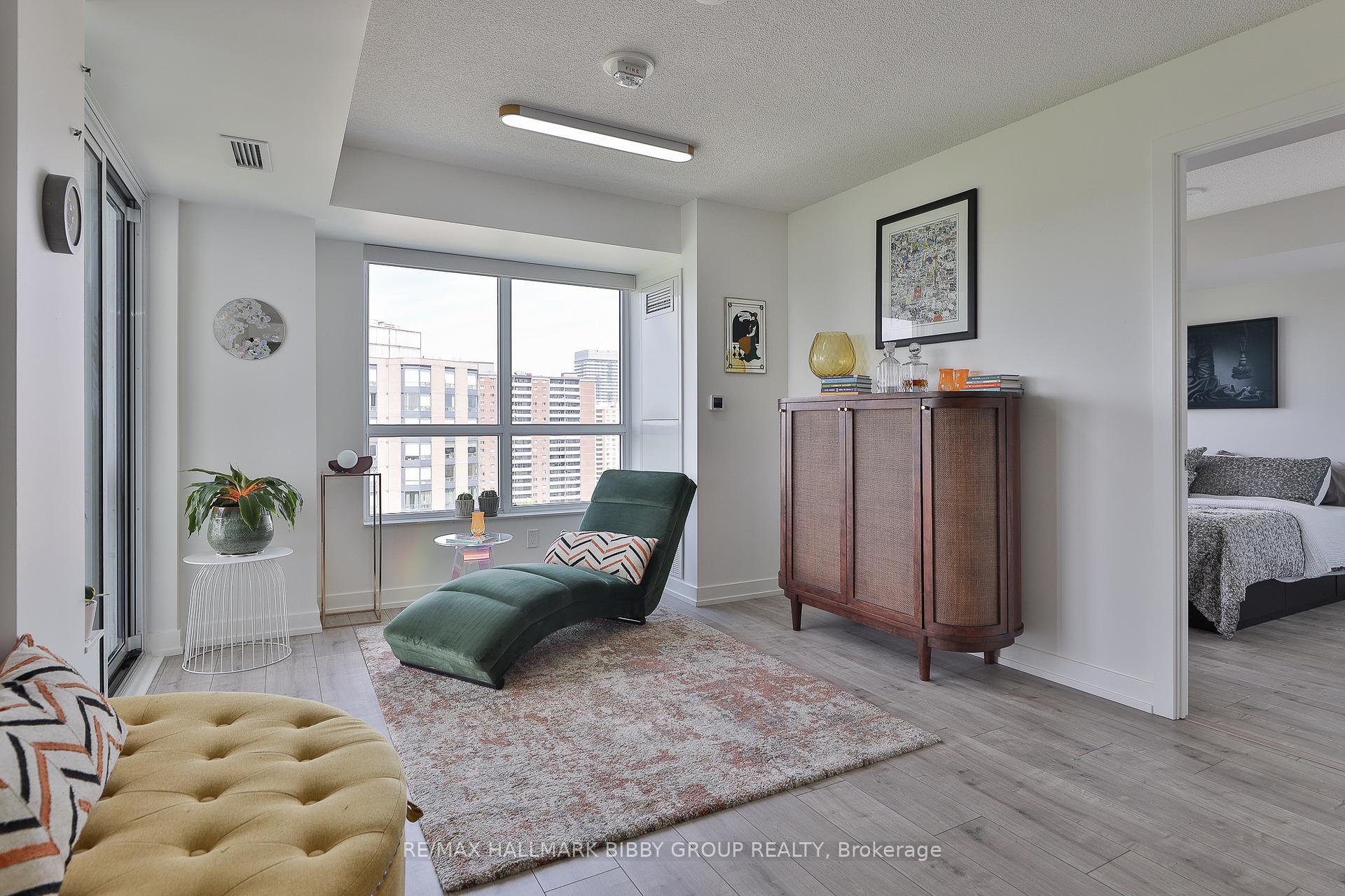3 Bedrooms Condo at 10 Wilby, Toronto For sale