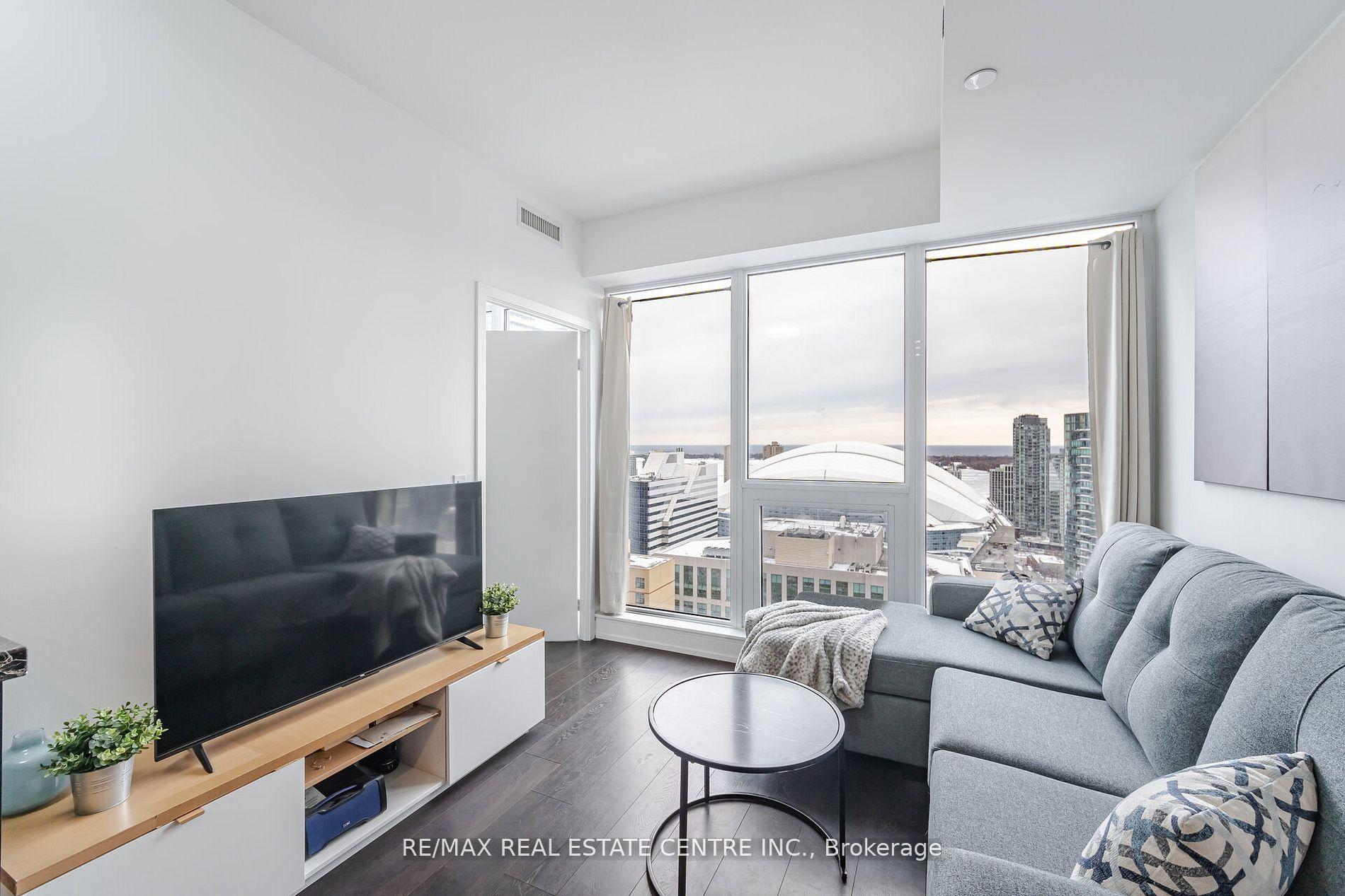 2 Bedrooms Condo at 55 Mercer,  Toronto For sale