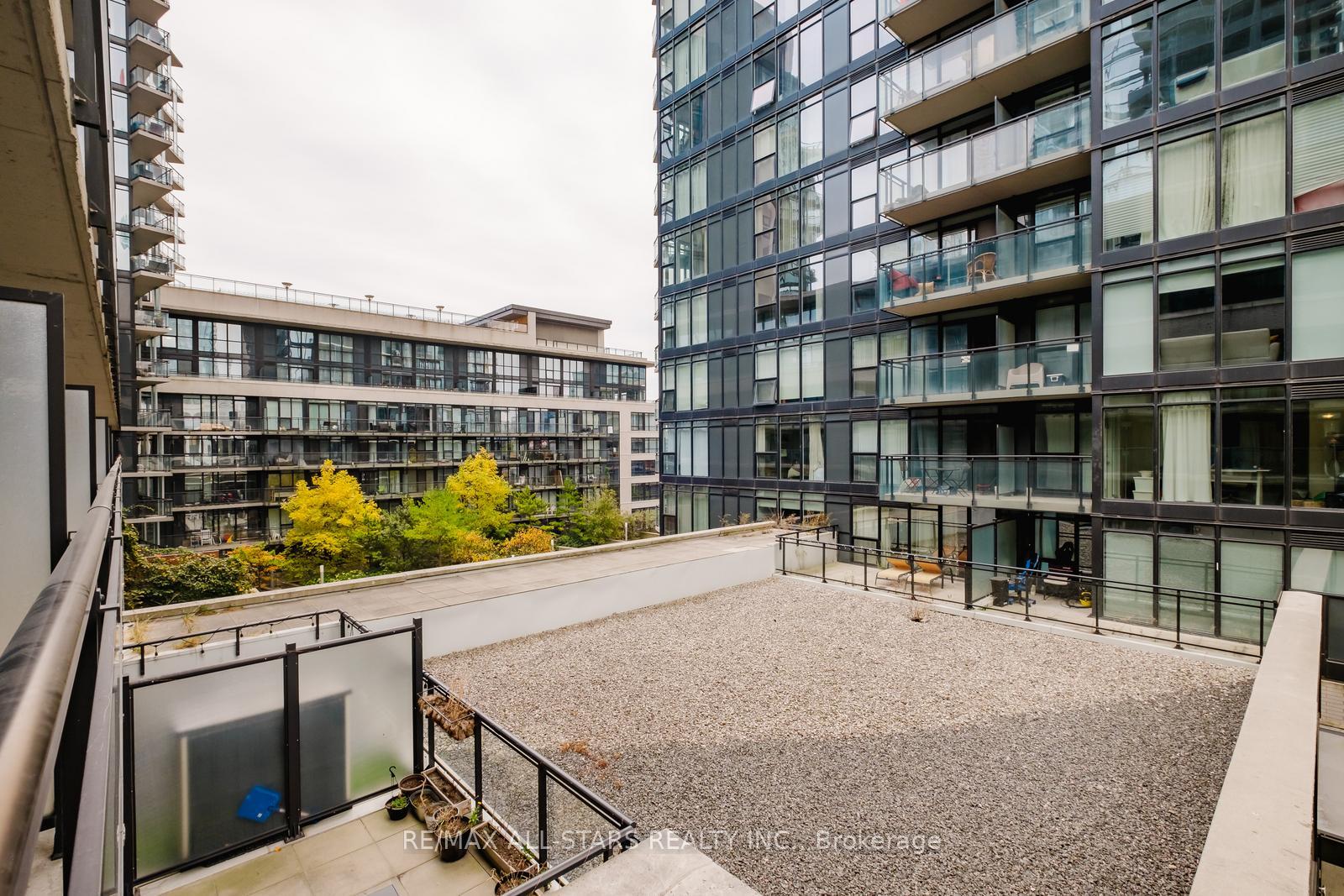 1 Bedroom Condo at 8 Telegram, Toronto For sale