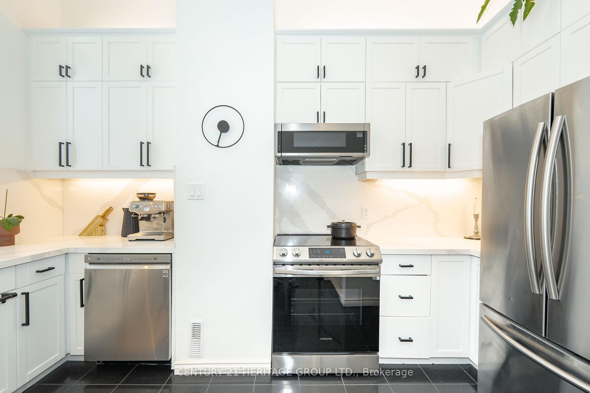 3 Bedrooms Condo at 280 Sherbourne, Toronto For sale