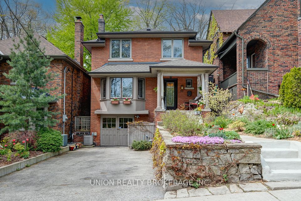 366 Glen Manor