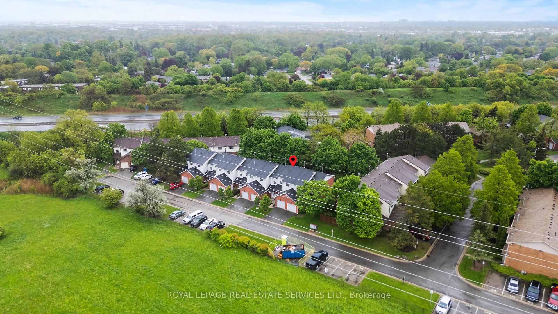 3 Bedrooms Condo at 2065 Amherst Heights, Burlington For sale