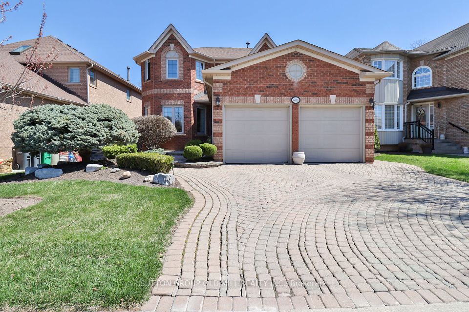 6835 Forest Park