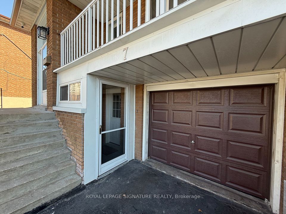 7 Falstaff Avenue