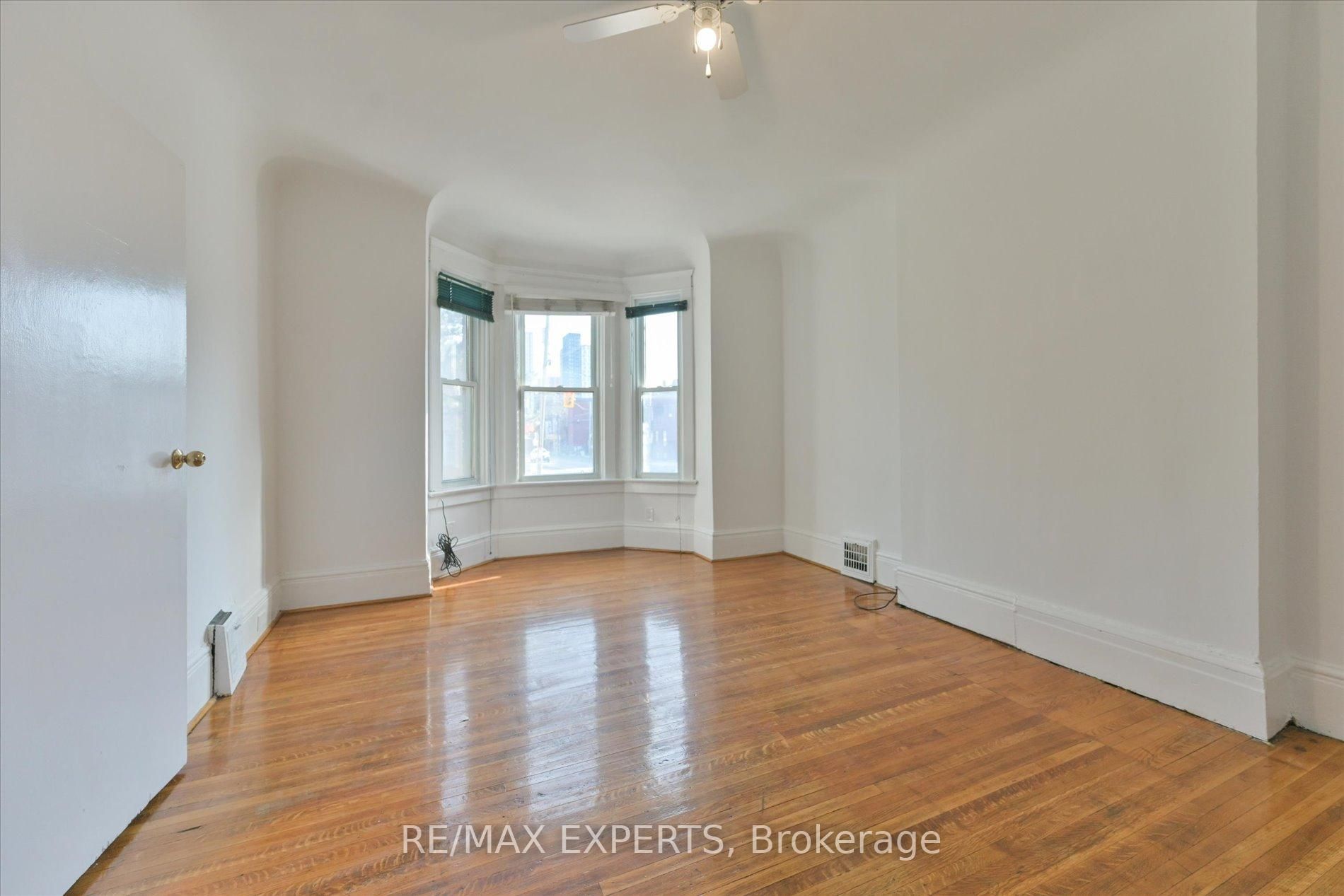 18 Barton Avenue
