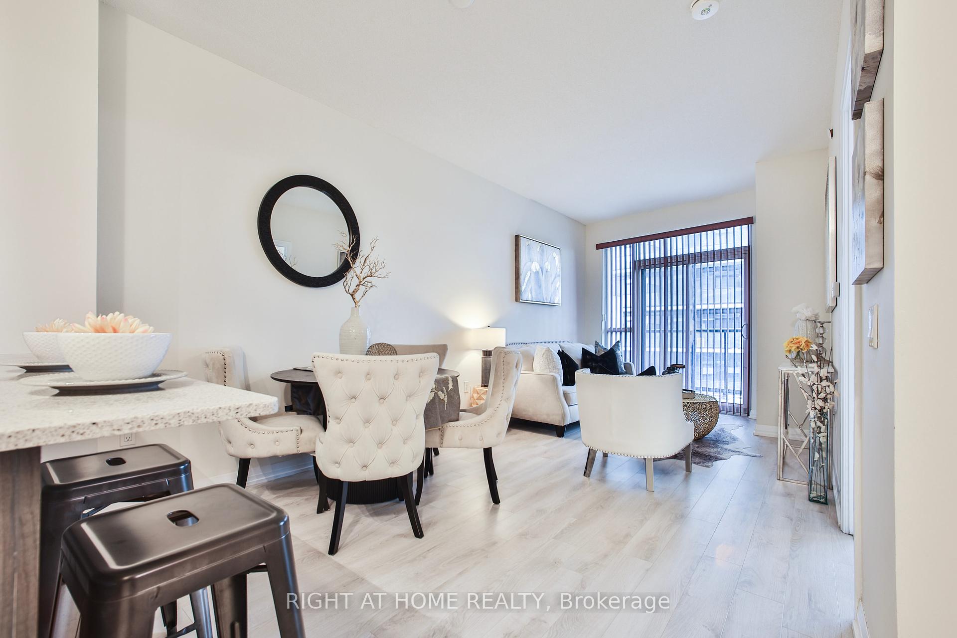 1 Bedroom Condo at 35 WATERGARDEN, Mississauga For sale