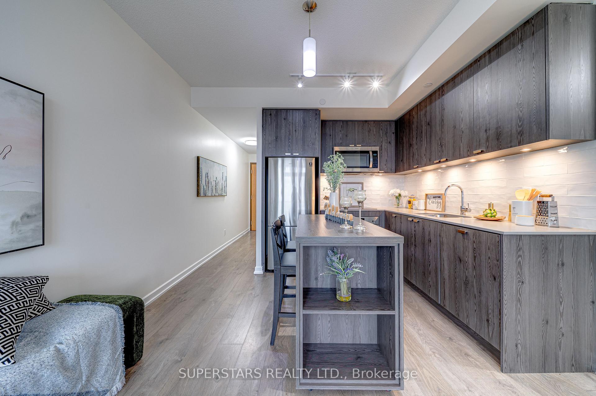 2 Bedrooms Condo at 56 Forest Manor, Toronto For sale
