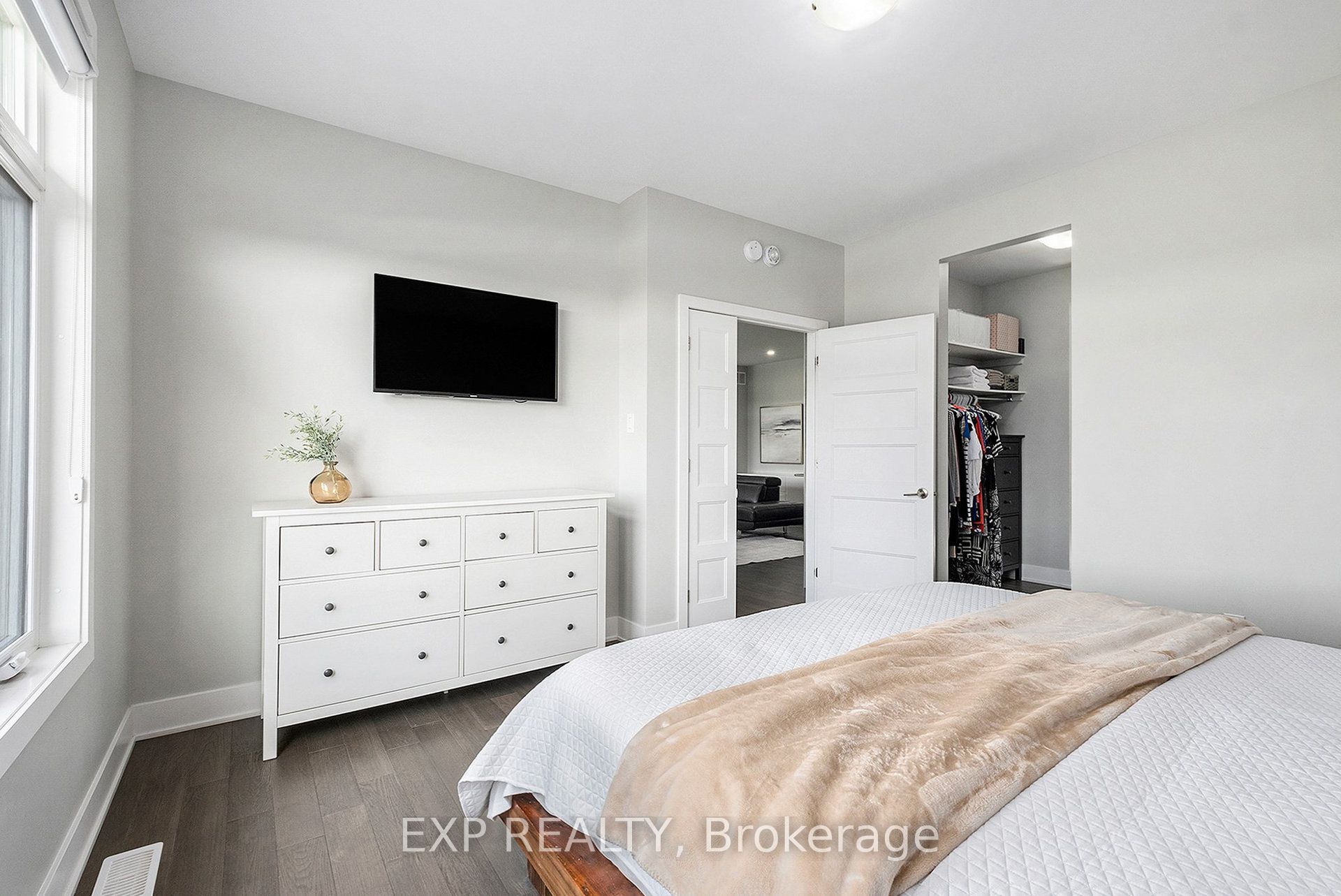 Listing picture