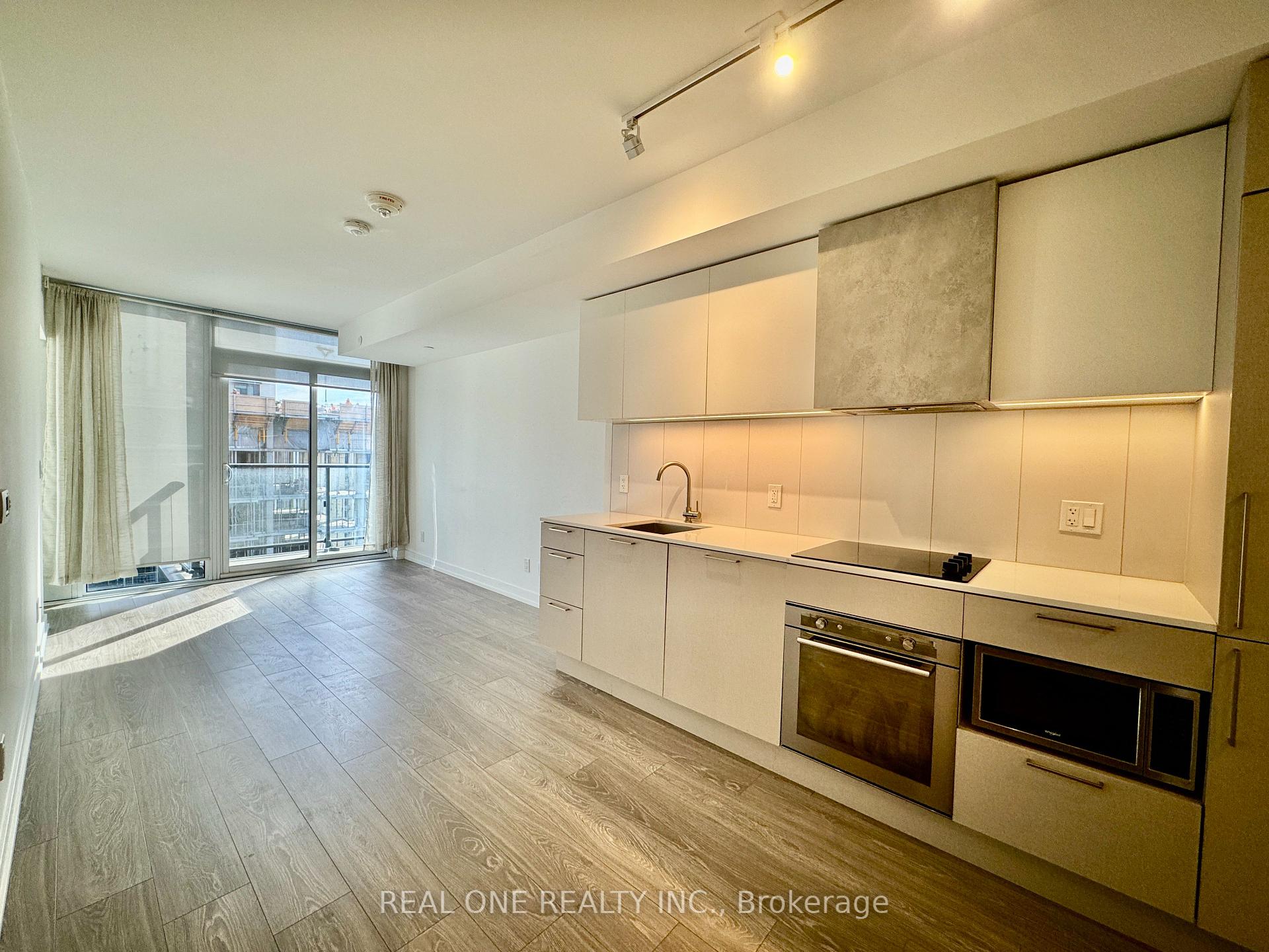 2 Bedrooms Condo at 19 Western Battery, Toronto For sale