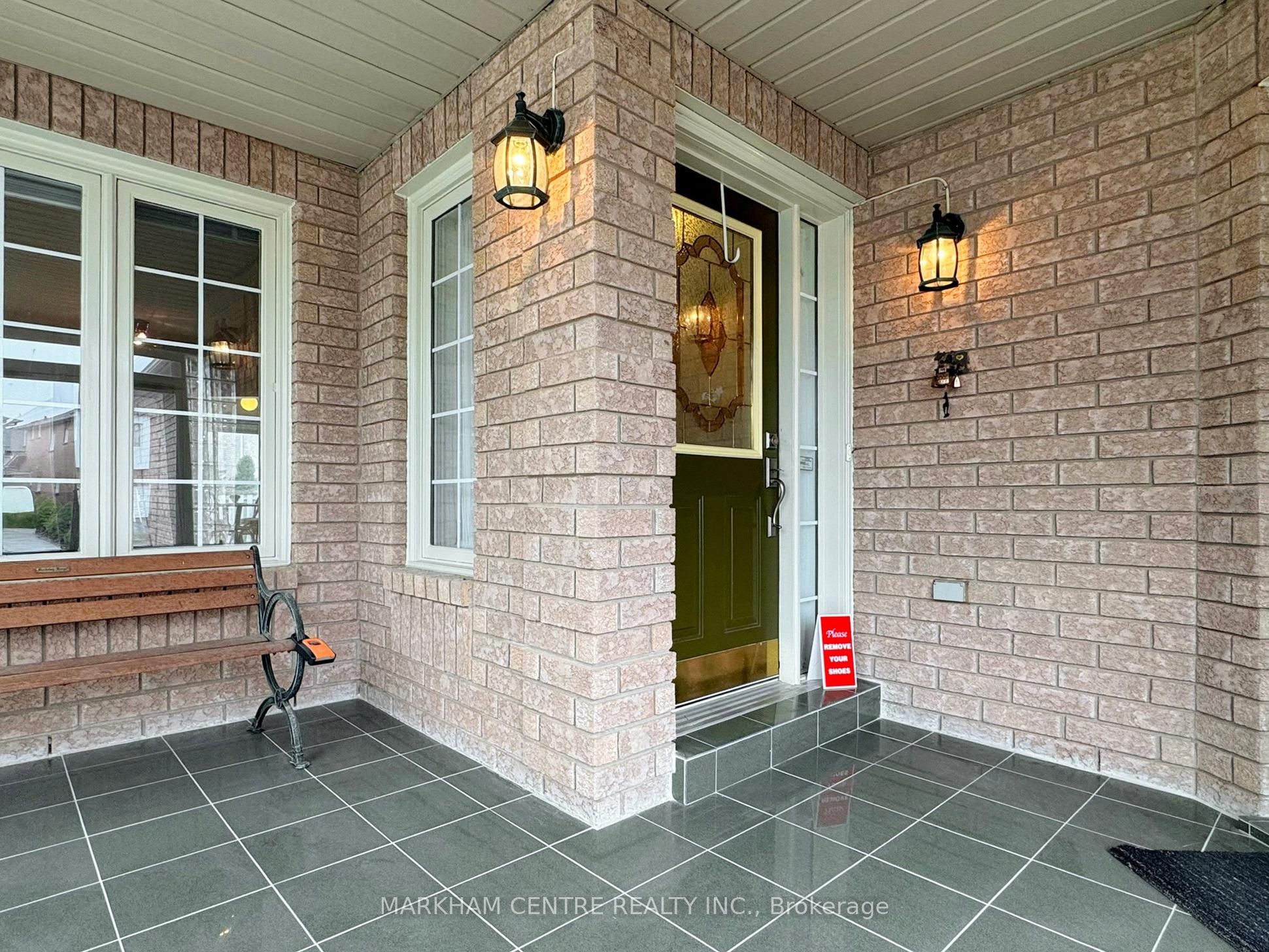 131 Roxbury Street