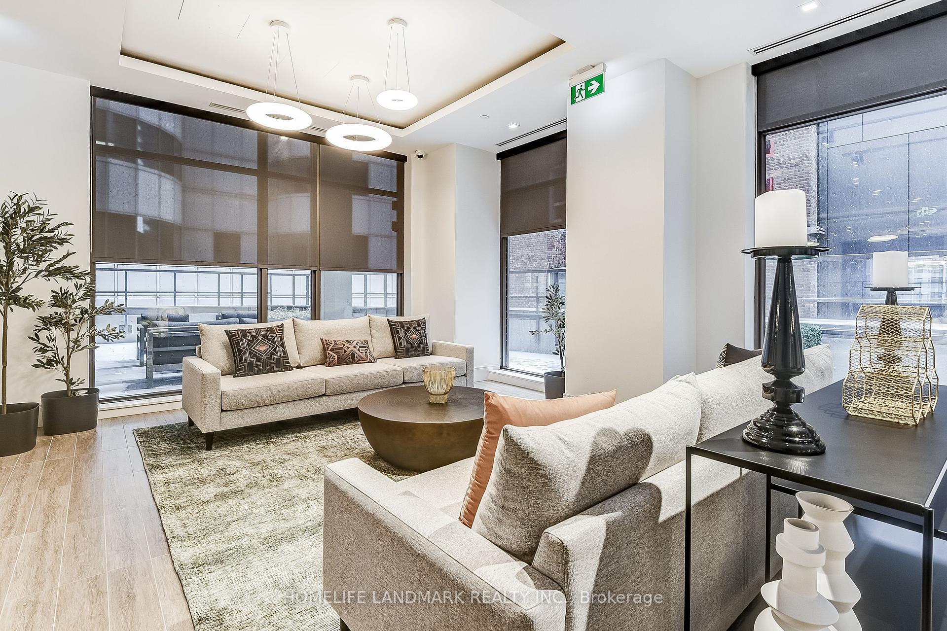 3 Bedrooms Condo at 28 Widmer 3429,  Toronto For sale