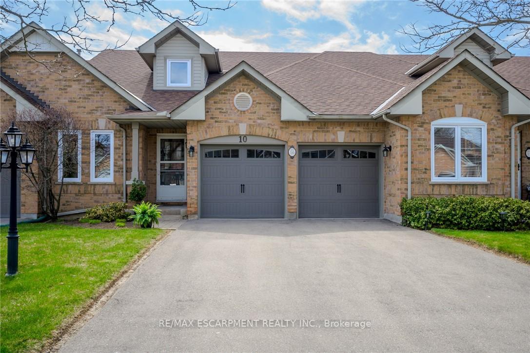 3 Bedrooms Condo at 4275 Millcroft Park, Burlington For sale