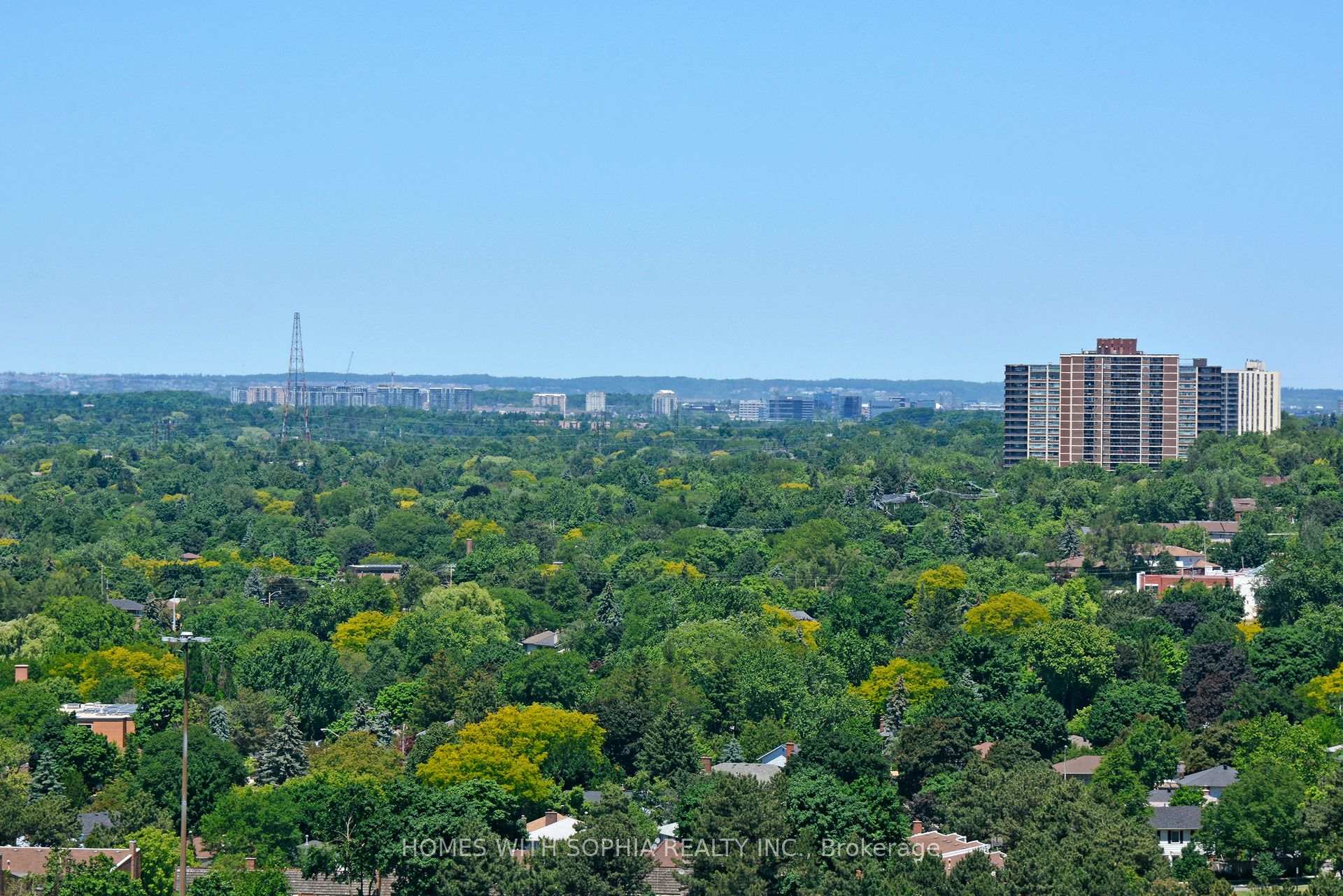 2 Bedrooms Condo at 18 Graydon Hall, Toronto For sale